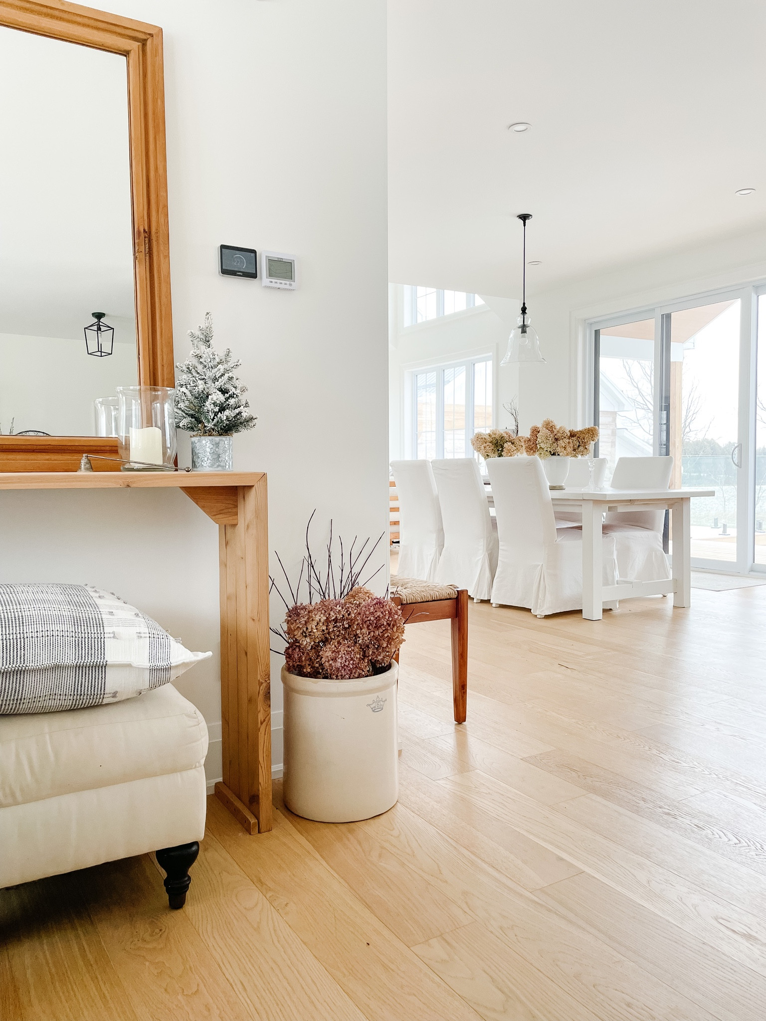 ✨AFTER CHRISTMAS DECOR ✨
Finding that balance between all the Christmas cozy decor and winter is not easy but add a few simple winter touches and candles — and you’re set! 


#LTKhome #LTKSeasonal #LTKstyletip