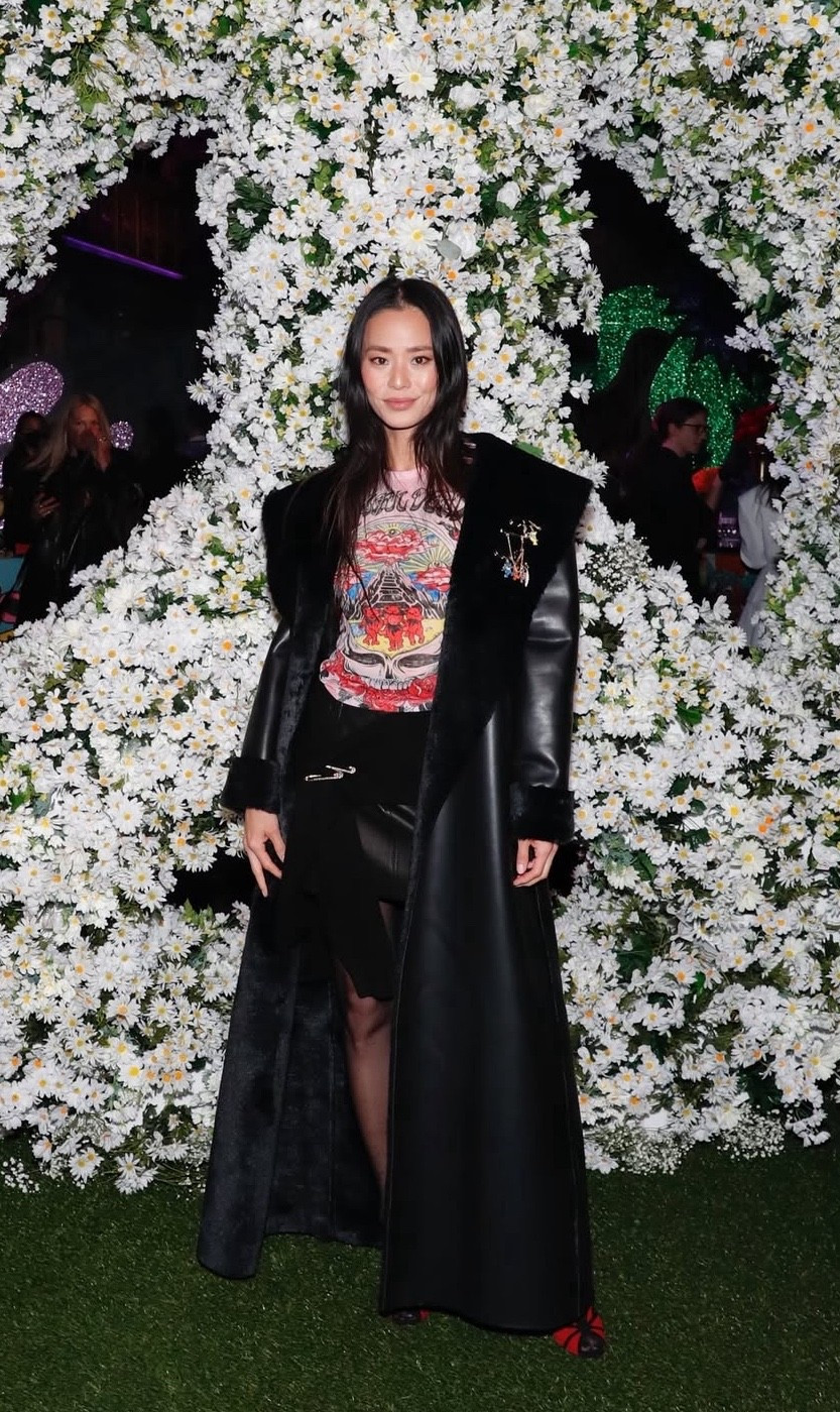 Linked similar finds for you to shop 🖤



#LTKFindsUnder100 #LTKGiftGuide #LTKCyberWeek