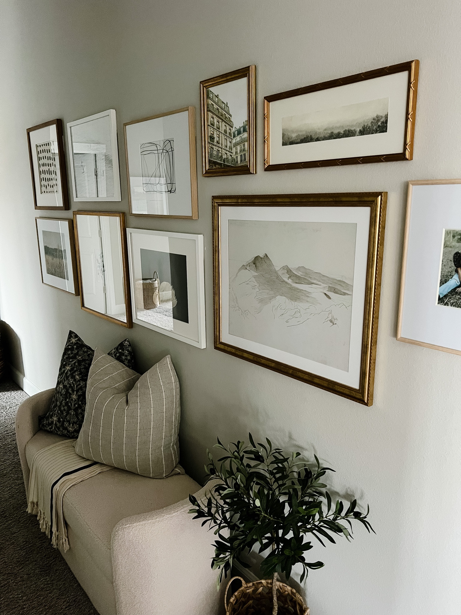 Budget friendly gallery wall! 

Framed, frame, Etsy, downloaded art, bench seat 

#LTKhome