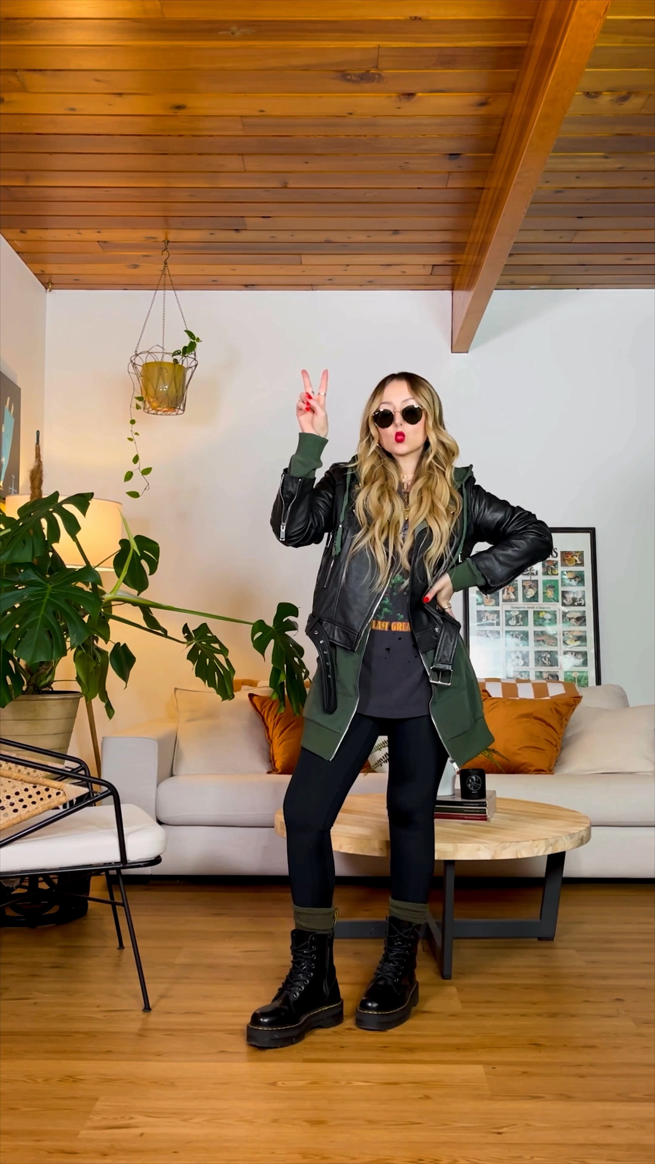 Staple uniform! I’m wearing a size L in the hoodie for a more cozy fit and a size M in the leggings❤️ 

#LTKshoecrush #LTKstyletip #LTKVideo