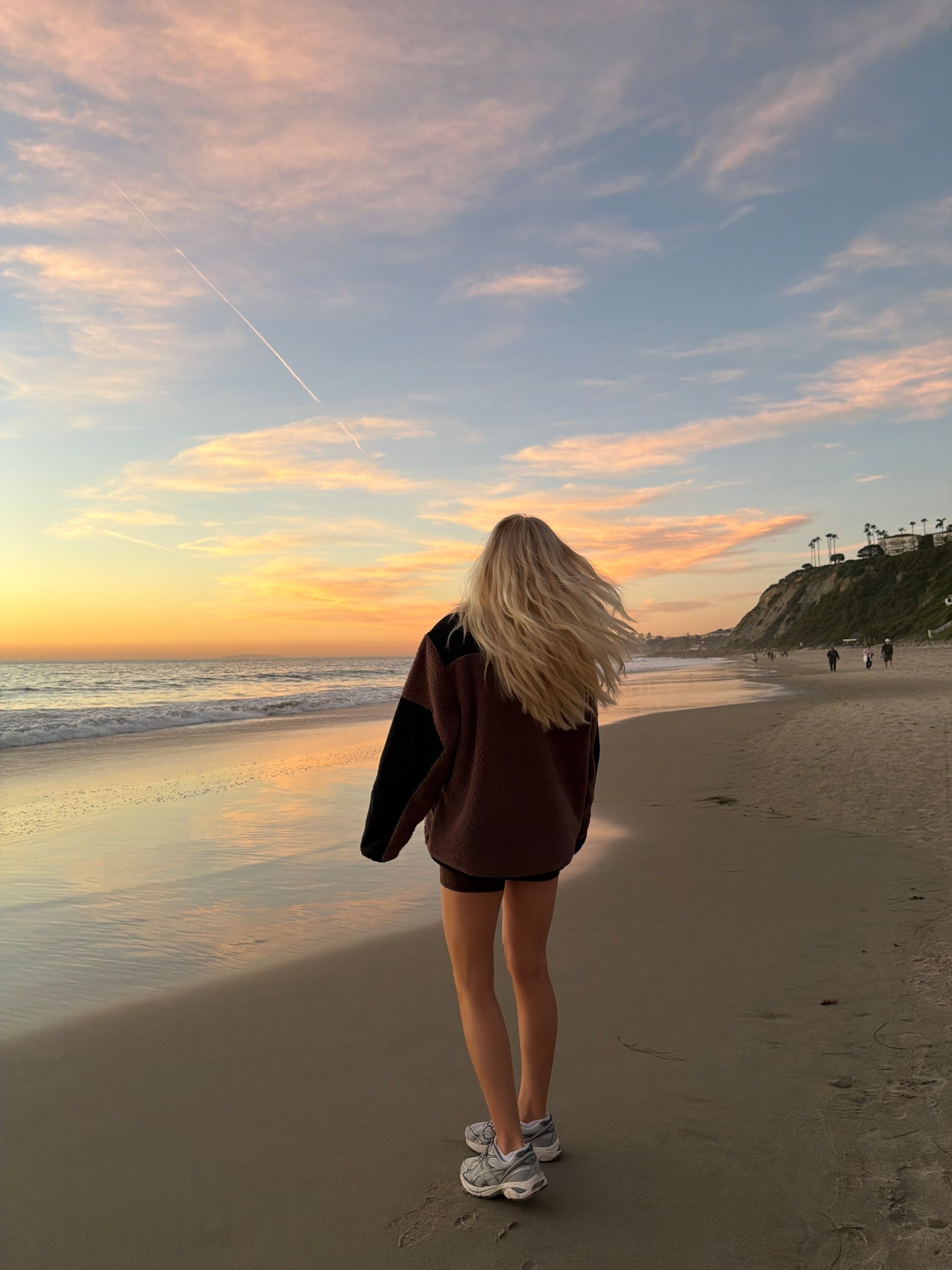 Small in fleece, shoes are tts! #kathleenpost

Beach walks, bump outfit, athleisure, maternity outfit, bump friendly

#LTKdayinmylife #LTKBump #LTKSeasonal