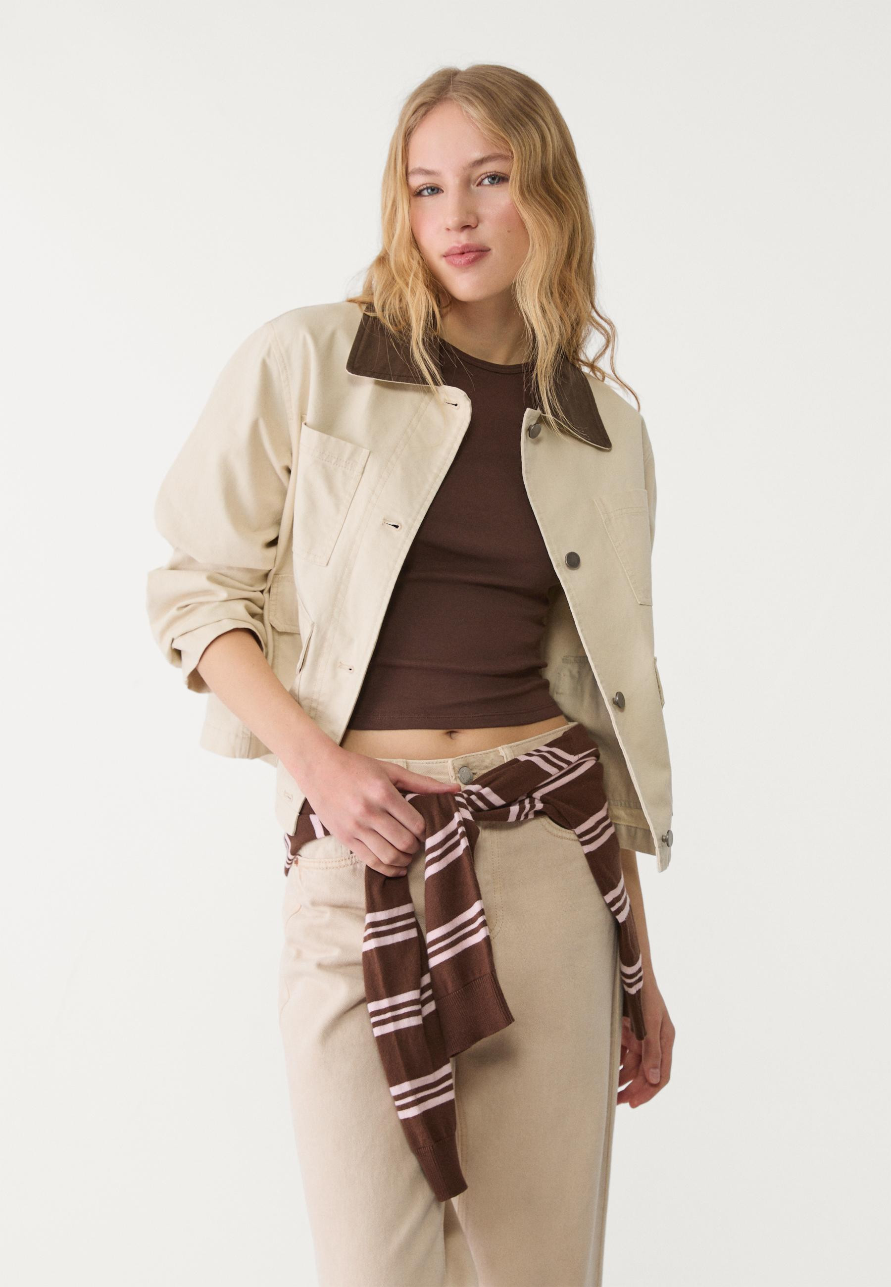 Jacket with pockets and contrast collar - Women's fashion | Stradivarius United Kingdom | Stradivarius (UK)