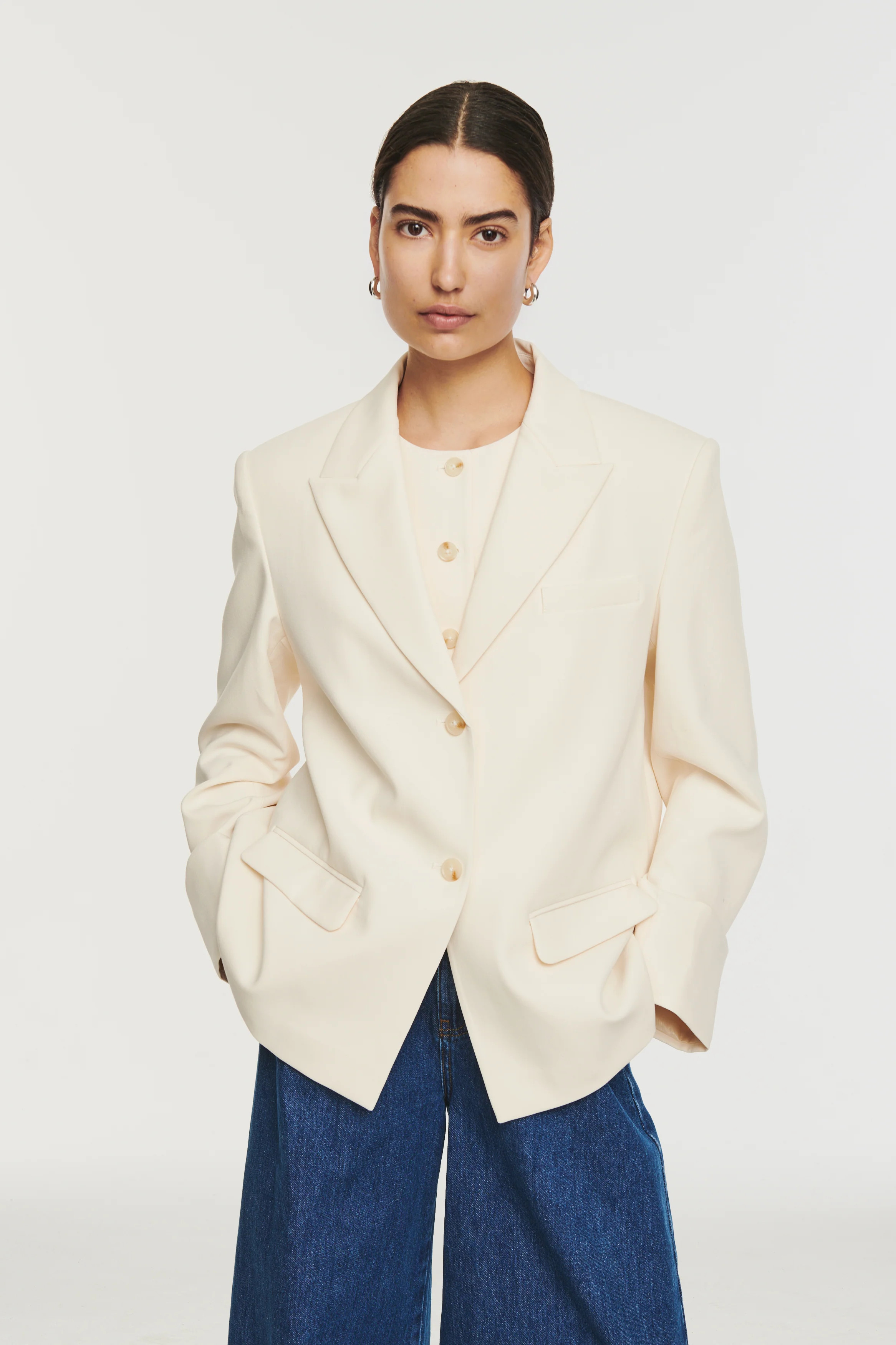 Mira | Boxy Blazer in White | ALIGNE | Aligne UK