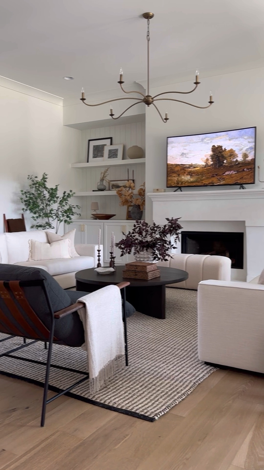 I made a few changes in my living room to introduce Fall in a subtle way! 



#LTKhome #LTKstyletip #LTKsalealert