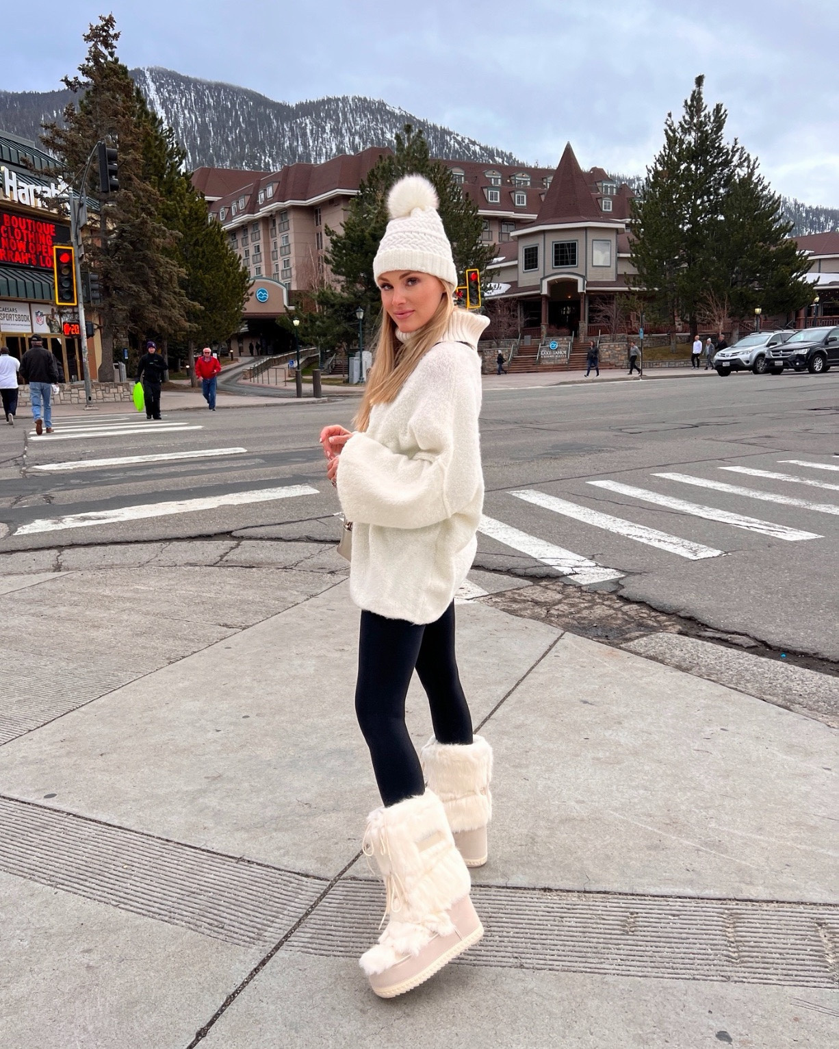 Apres ski outfits 

#LTKTravel #LTKOver40 #LTKootd