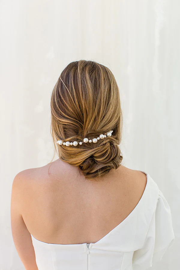 GABRIELA HALO COMB | BRIDES AND HAIRPINS