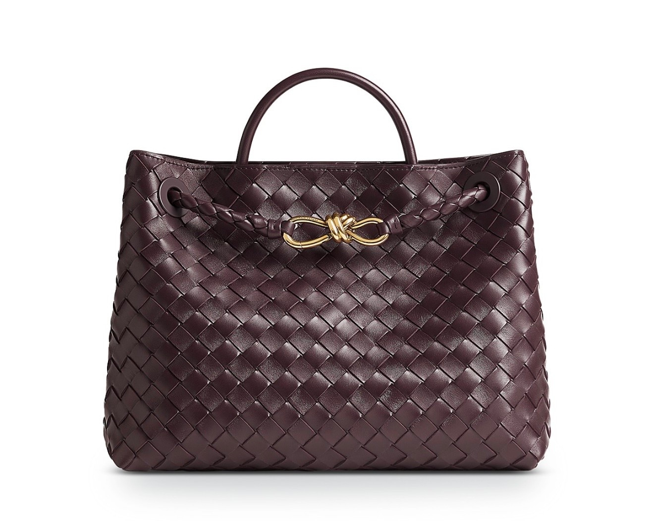 Bottega Veneta Medium Andiamo Intrecciato Leather Shoulder Bag 🤍
A forever bag that defines quiet luxury. The iconic intrecciato leather, knot detail, and structured silhouette make this the perfect everyday designer shoulder bag—polished enough for work, chic enough for travel, and effortless for day-to-night wear. A timeless investment piece that elevates any capsule wardrobe.

#LTKWorkwear #LTKTravel #LTKootd