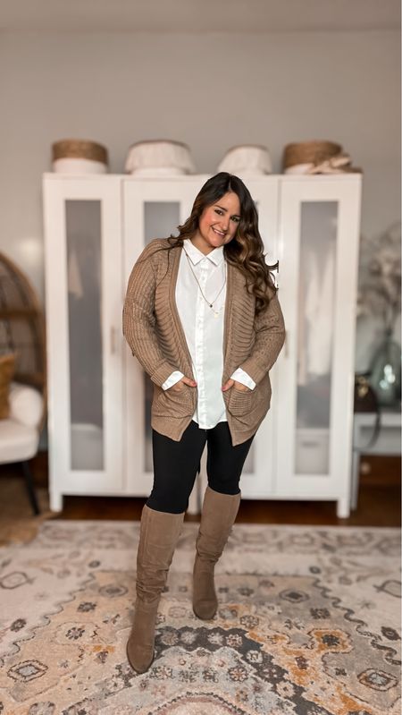 Don’t want to ditch your leggings for thanksgiving ? Don’t worry! You can easily dress up your black leggings just add a button up, a cardigan and some cute knee high boots! Voila! Wearing a large in everything!

Casual outfit
Midsize
Curvy
Size 12
Brown cardigan
Black and brown outfit
White button up 
Brown boots
Knee
High boots


#LTKSeasonal #LTKmidsize