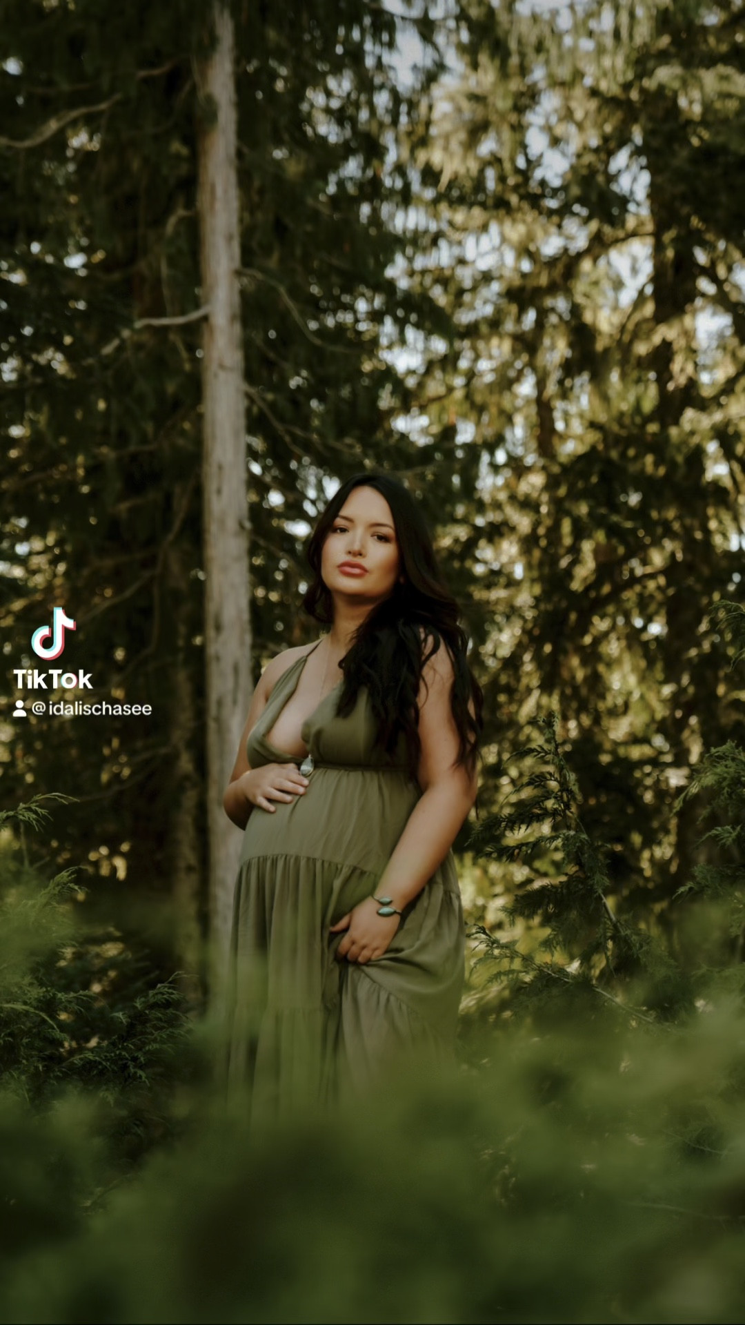 Here is the outfit I wore for my maternity Photoshoot! It is extremely affordable and gives the perfect boho/earthy vibes 🤍

#LTKbump #LTKbaby #LTKstyletip
