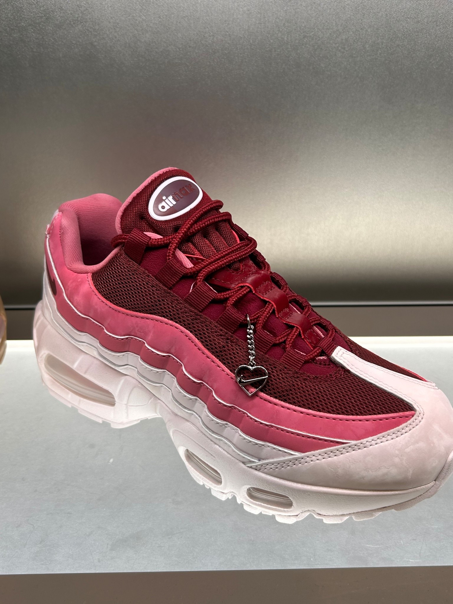 Pink Nike Air Max 

Nike shoes, sneakers, spring shoes, athletic wear, cute sneakers 

#LTKfitnessgoals