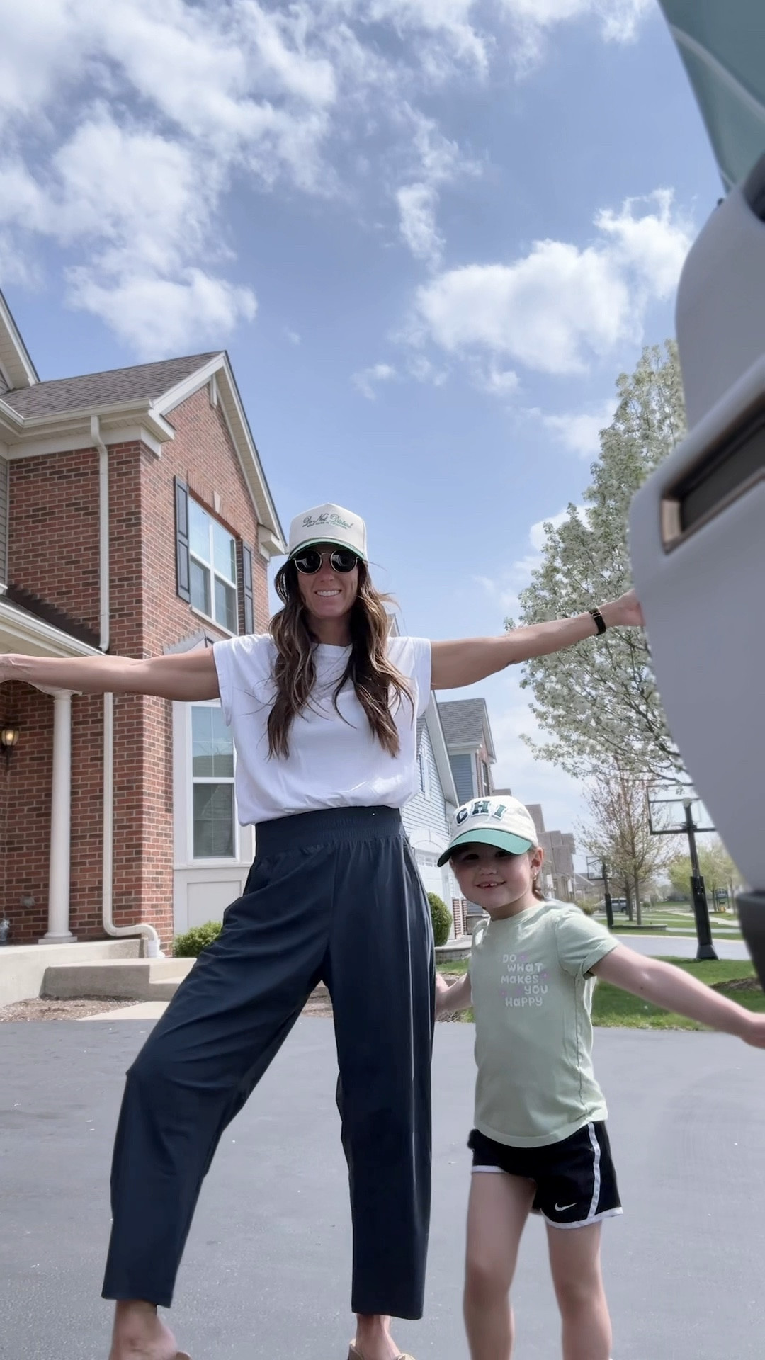 Mom + daughter outfit check! It’s finally 80 degrees here, so that means we take the top off the car, put on our cute fits and hit the mall 🤪