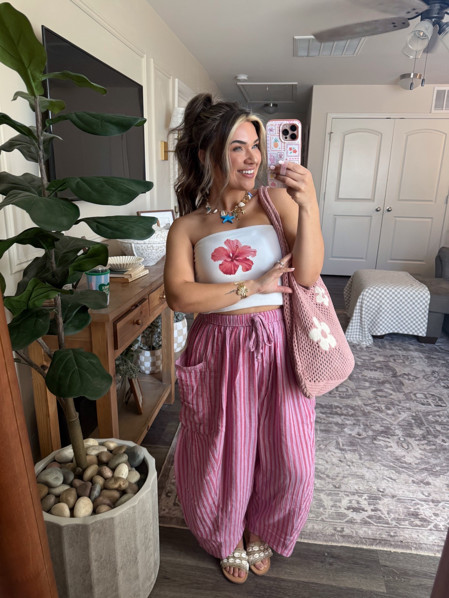 Ahhh obsessed 🌸🌺

Wearing size large top 
Wearing size small pants 

#LTKMidsize #LTKSeasonal #LTKootd