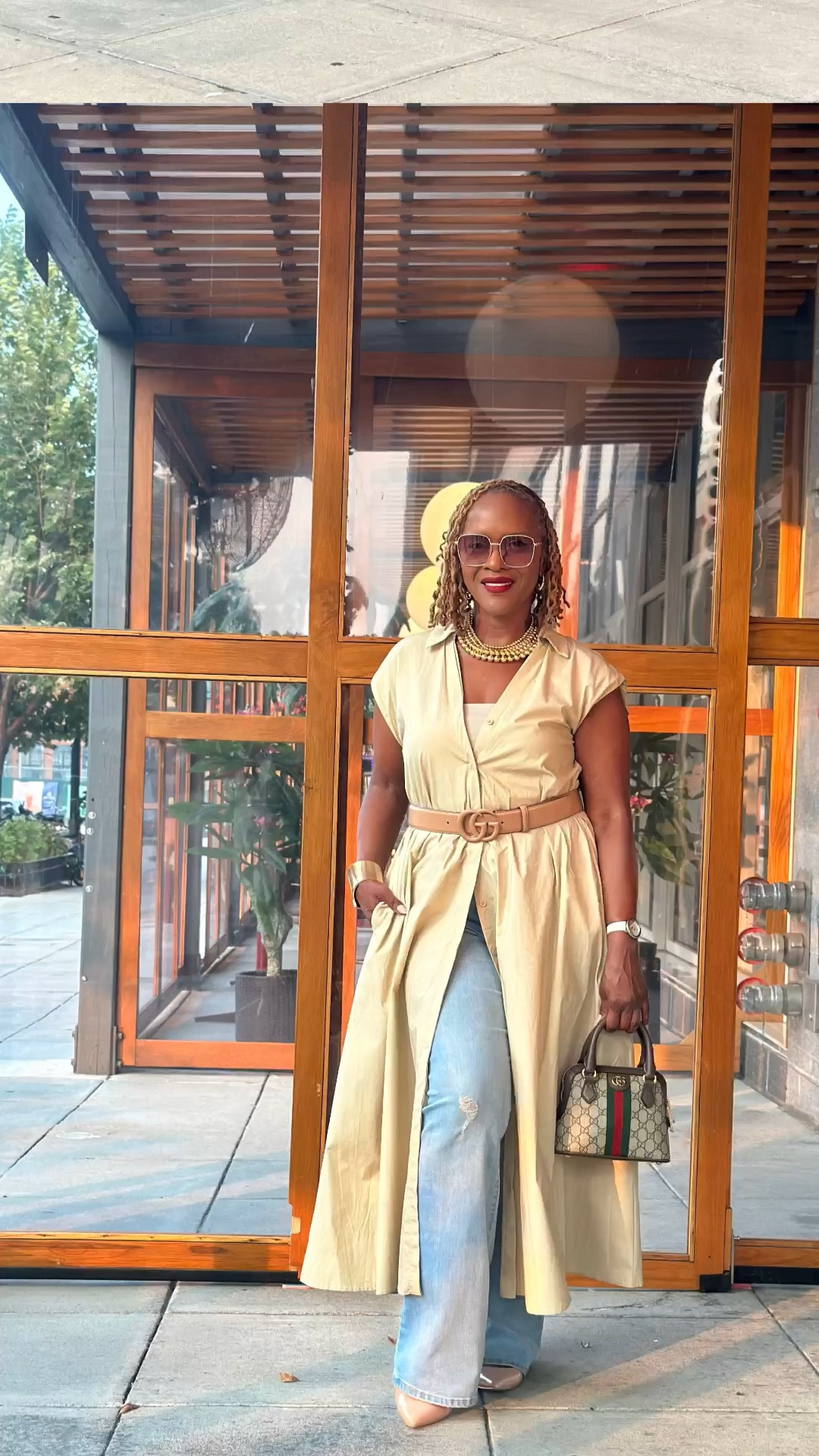 Denim jeans and shirt dress 

#LTKStyleTip #LTKMidsize #LTKWorkwear