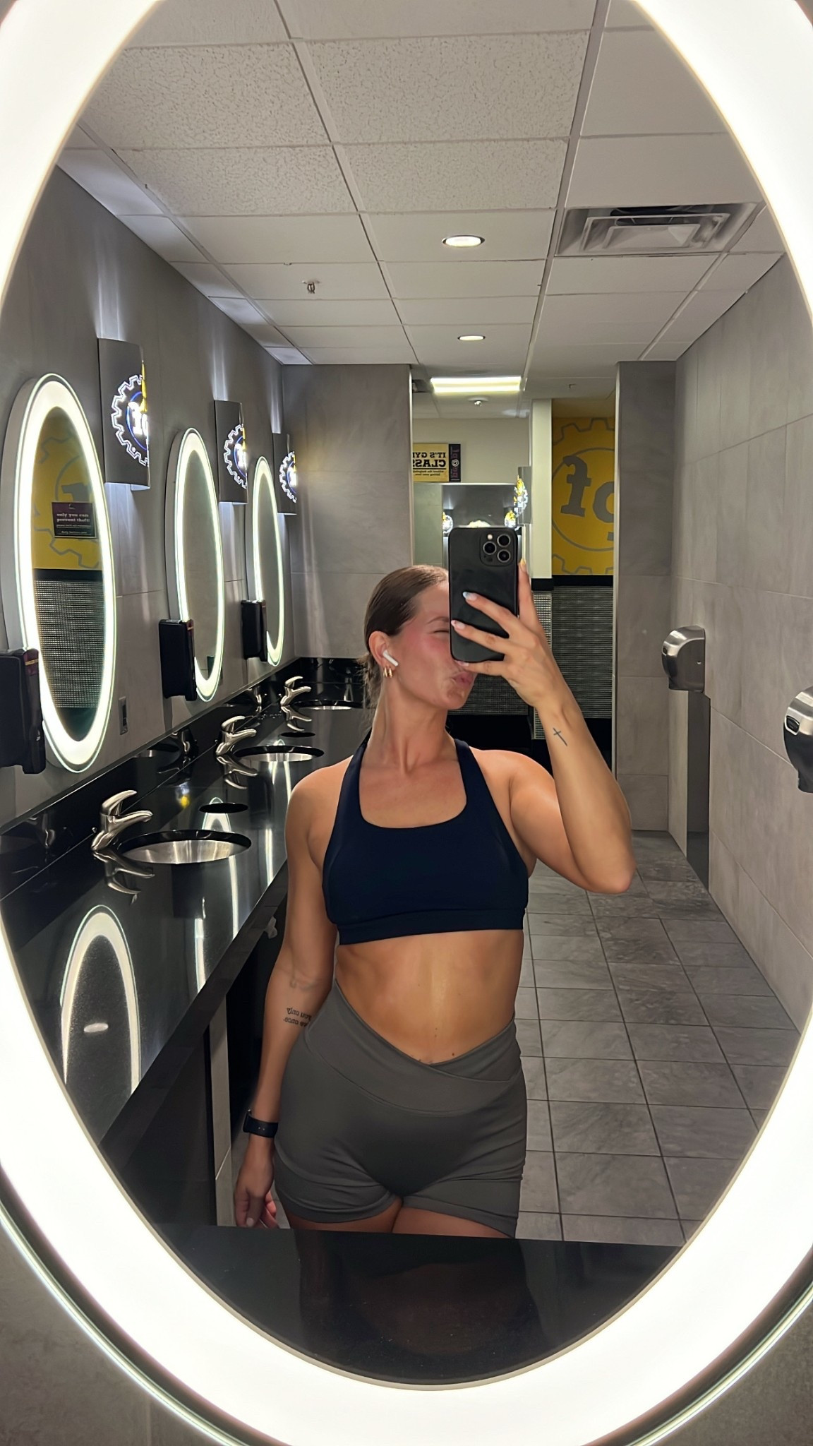 Workout fit of the day 🩶

#amazon #amazonfinds #amazonworkout #amazonworkoutset #amazonworkoutfinds #amazonworkouttop #amazonworkoutbottoms 

#LTKFindsUnder50 #LTKActive #LTKSaleAlert