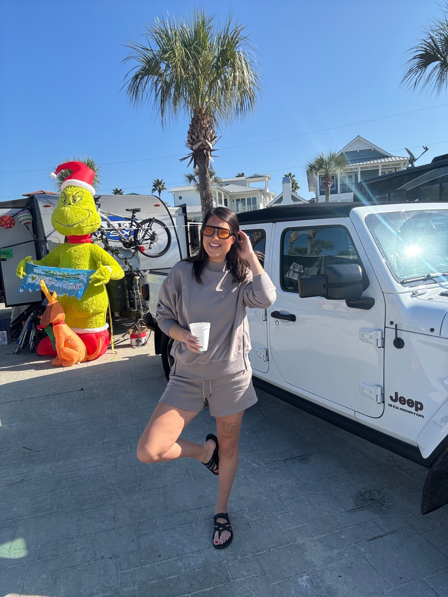 Cozy & winter-vacay approved🕶️☀️
This set is so soft and perfect for winter at the beach or early spring days back in Kentucky. Easy, comfy, and still cute enough to wear out.
I’m wearing my true size large in both.
