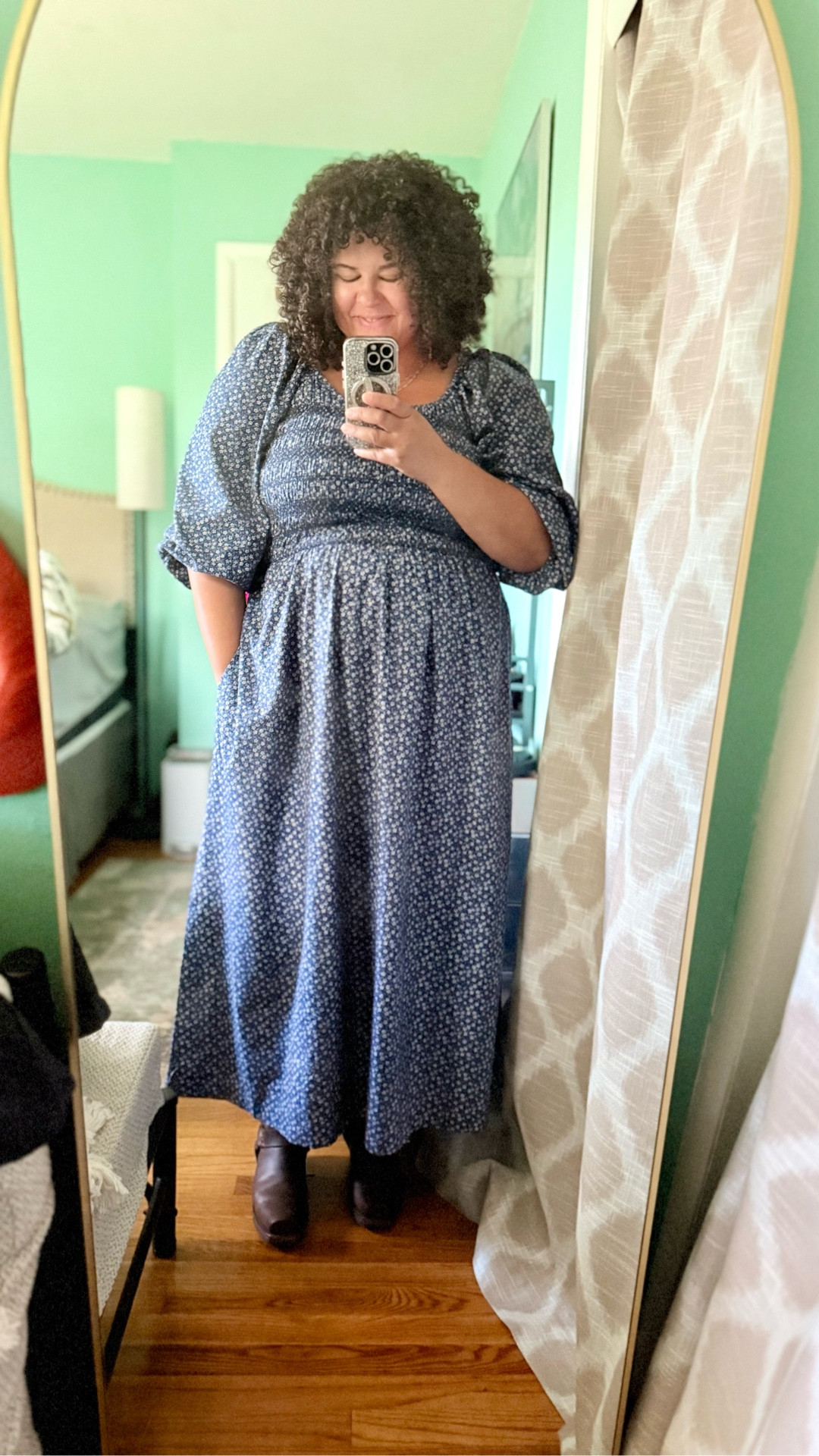 Just got this floral midi dress from Loft this week. It’s the perfect fall transitional piece with the length of the sleeve and dress, along with the darker floral pattern. 

I paired it with some classic Frye harness boots for a bit of a cowgirl vibe. Which also feels appropriate for October.

How would you wear this? Let me know in the comments!

#falldress
#fryeboots


#LTKOver40 #LTKFindsUnder100 #LTKMidsize