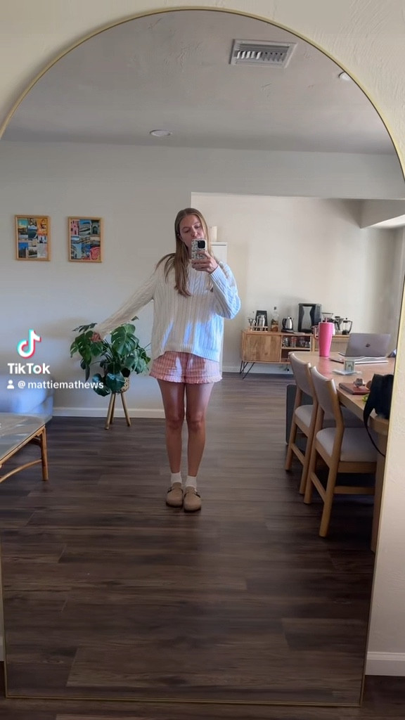 Perfect transition outfit for fall!