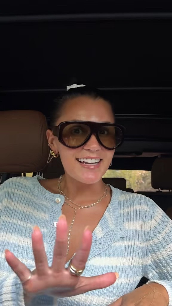 The cutest new addition to my sunglasses collection! Use code EMERSONHR #hejour