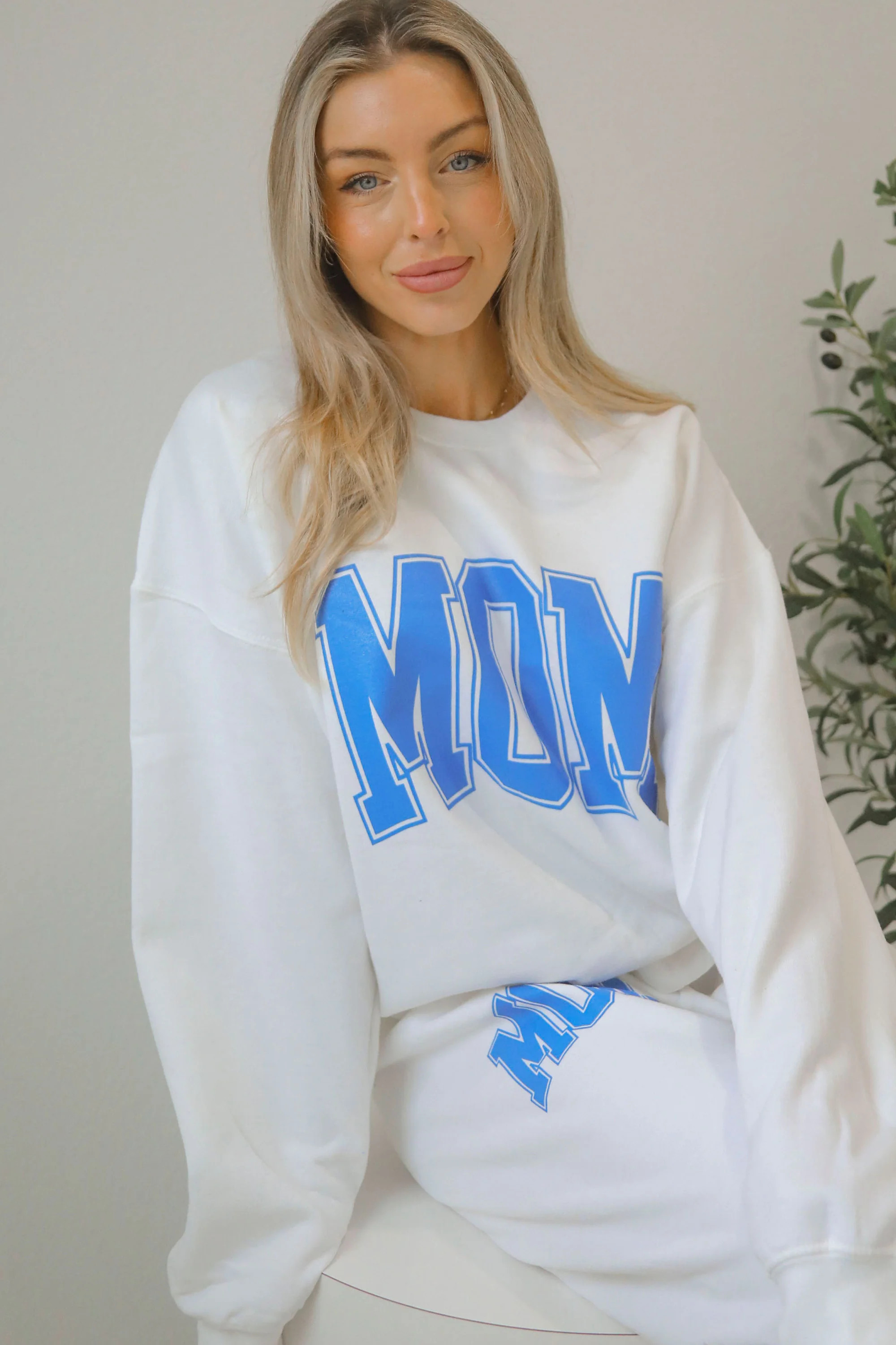 friday + saturday: mom sweatshirt - blue | RIFFRAFF