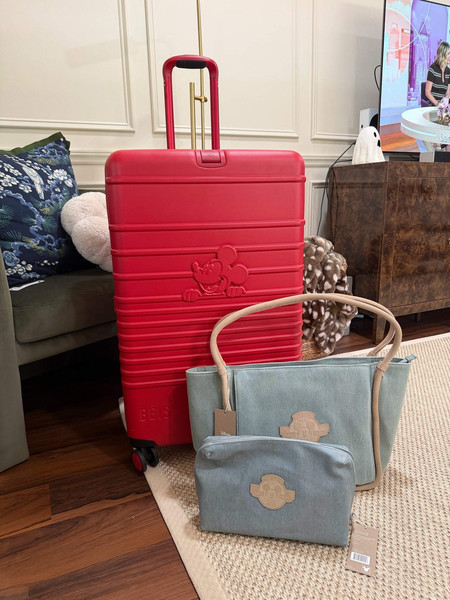 Oh my gosh this @beistravel collection with Disney?!!😍 I have the regular beis luggage and they’re a favorite in our house- durable, lots of storage, and has a built in scale with locks!

This is the size large roller and large cosmetic pouch

#LTKHome #LTKSeasonal #LTKTravel
