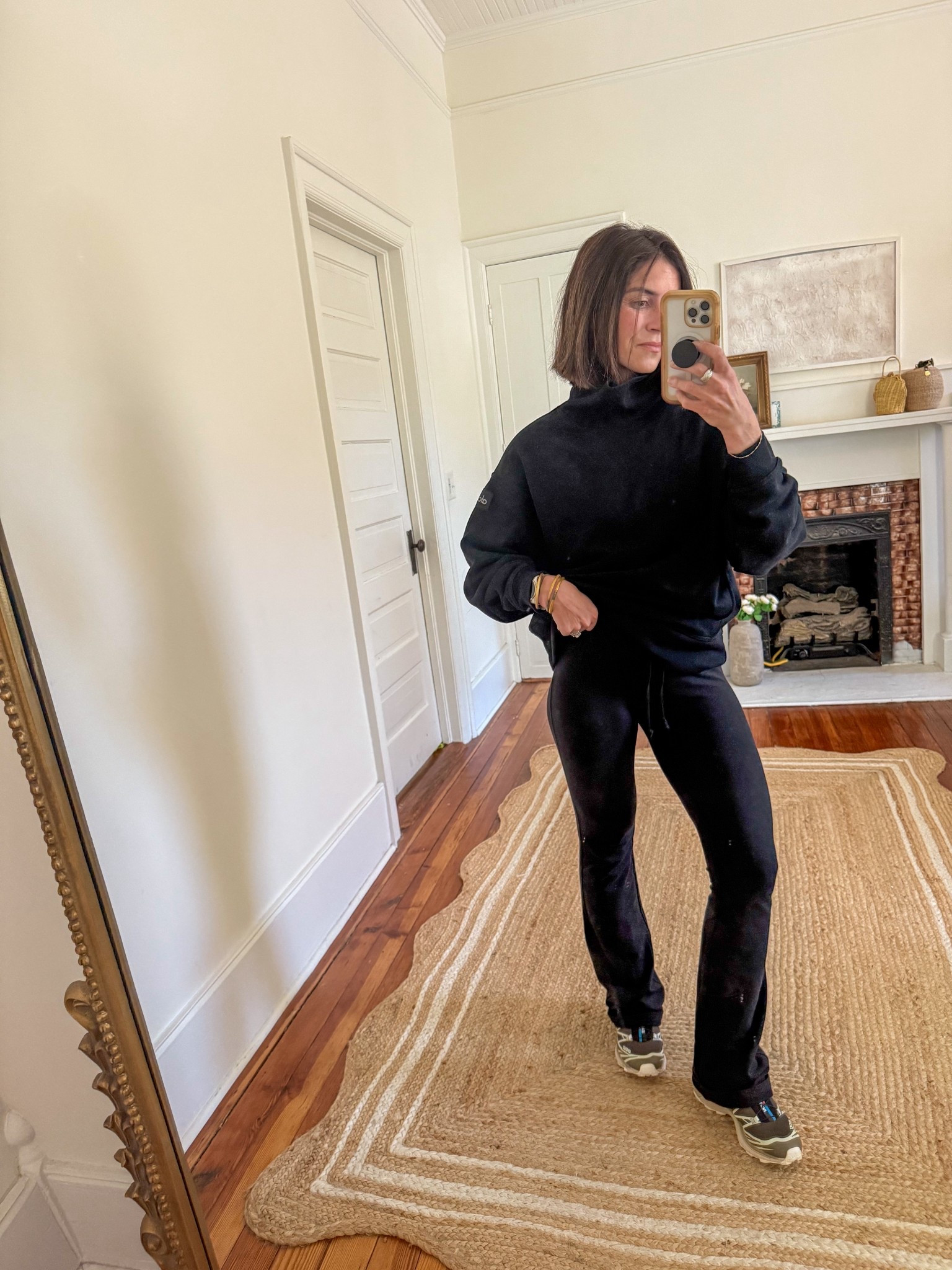 Small top xsmall pants, alo 

#LTKfitnessgoals #LTKdayinmylife #LTKootd