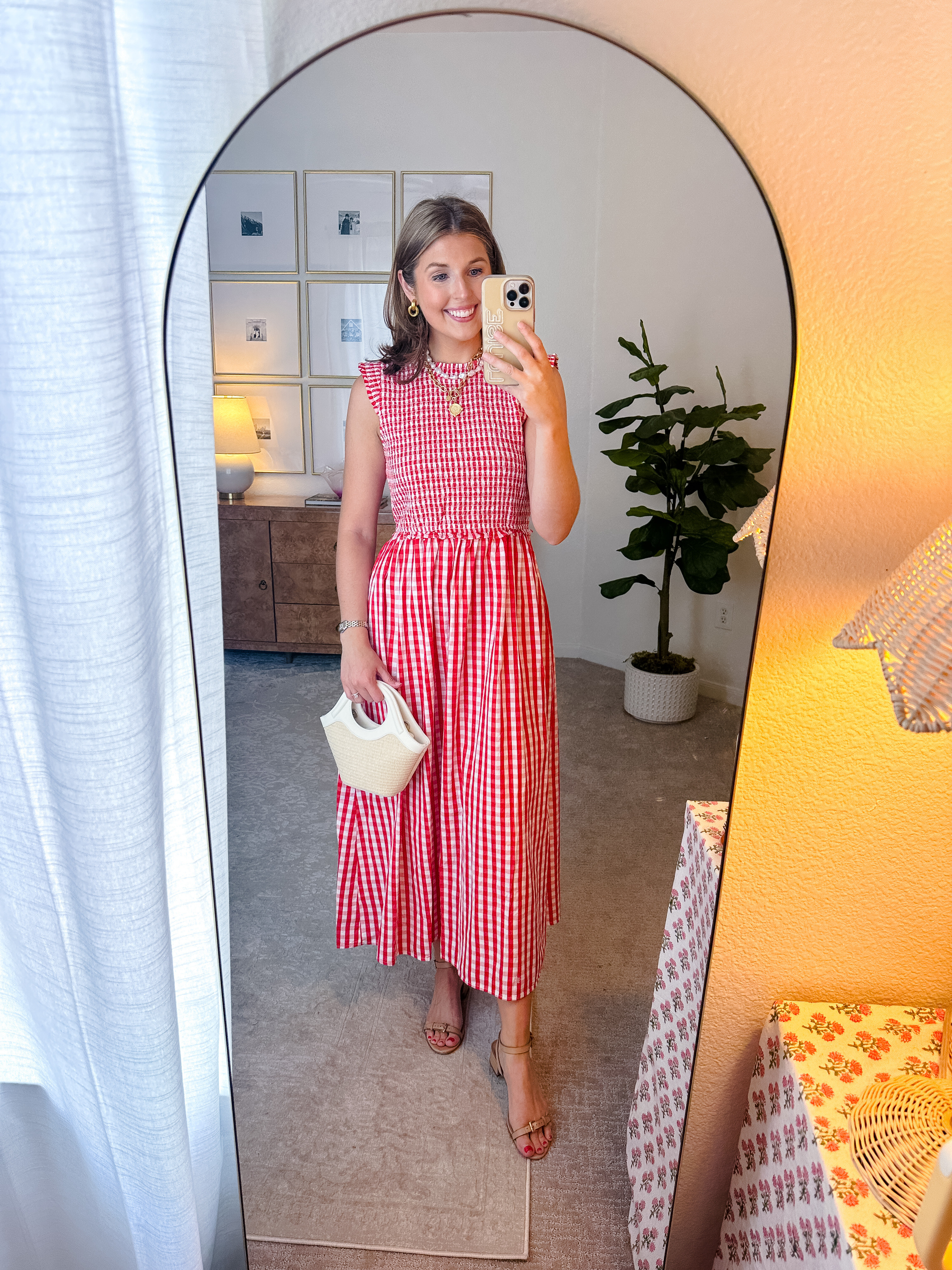 Summer outfit idea! Wearing a 4 in dress!