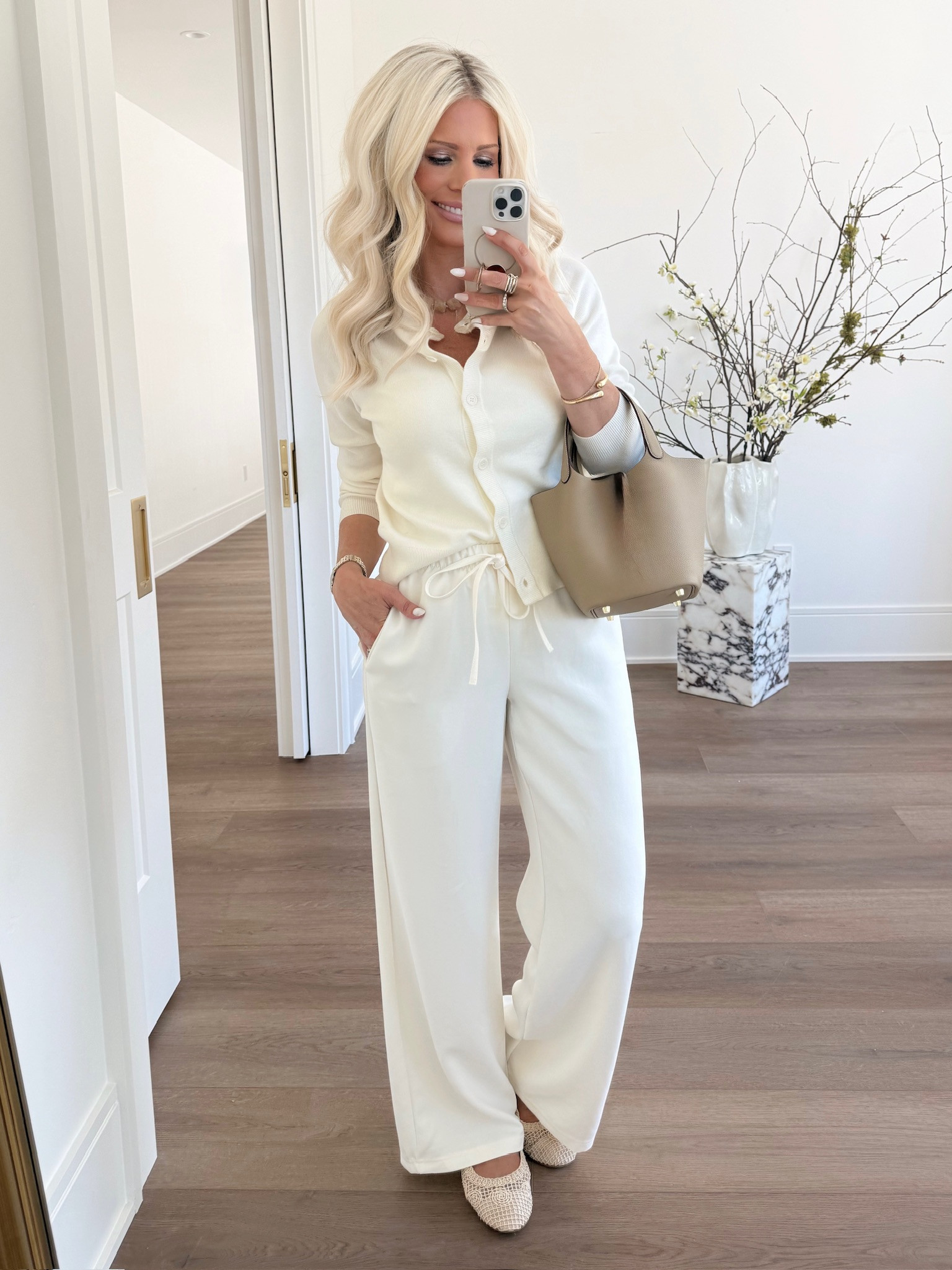 A cozy and chic outfit with these elegant pieces you'll love. Wrapped in comfort, these pieces are perfect for any casual day. 🌸 #styleinspo #casualoutfit #thehillarystyle #amazonfashion #fashionfinds #workwear #businesscasual 

 #LTKootd #LTKmomlife #LTKSeasonal