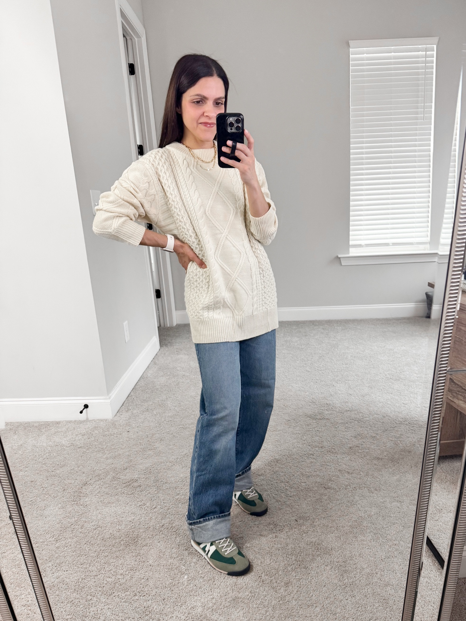 Winter outfit inspo

Oversized sweater - wearing S
loose jean - run big, size down
sneakers - tts


#LTKStyleTip