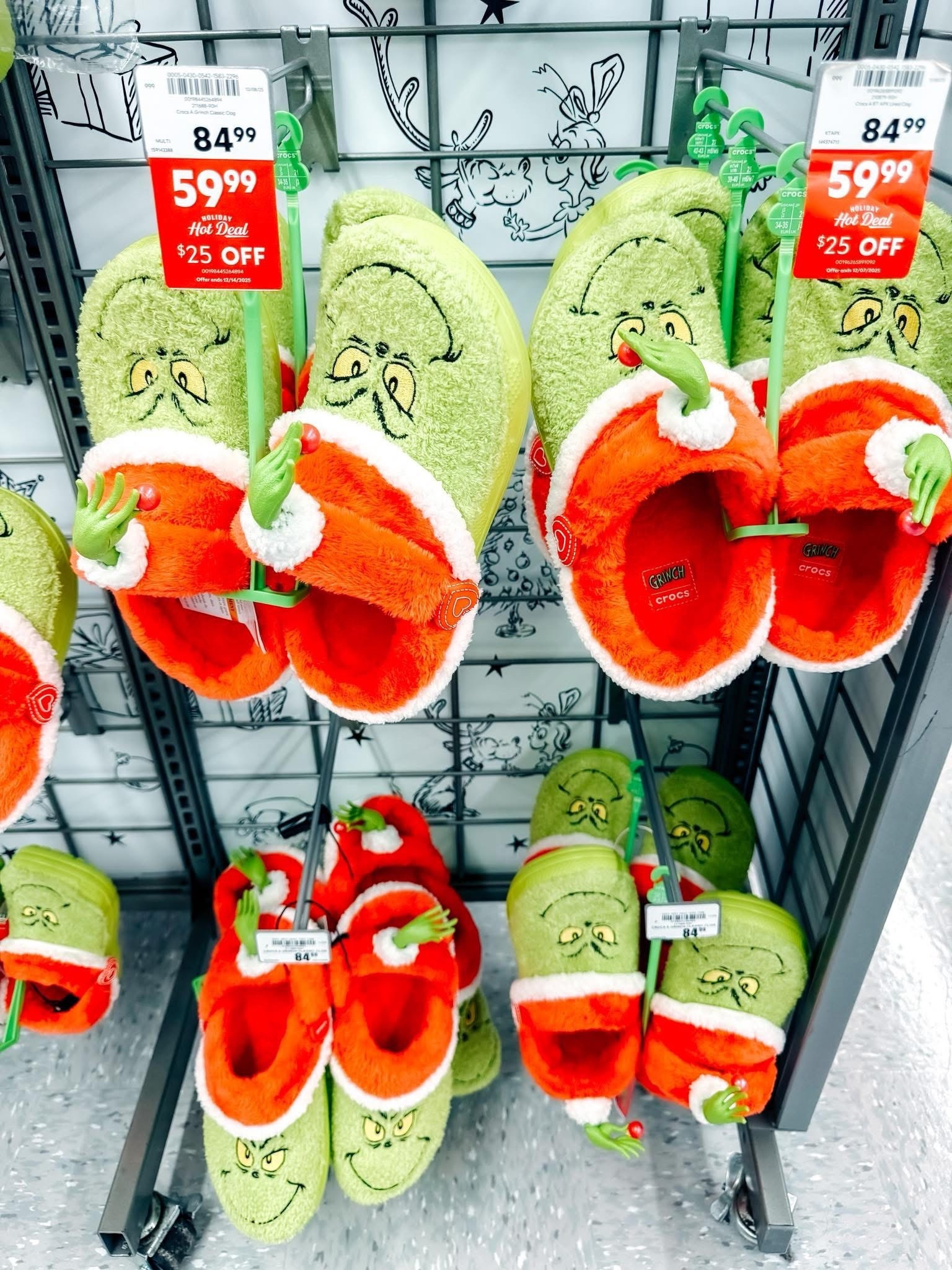 Academy has the GRINCH CROCS on sale!!!! 
These are soooo cute! 

#thegrinch #thegrinchwhostolechristmas #academy #crocs #seasonal #holiday #holidayseason

#LTKGiftGuide #LTKHoliday