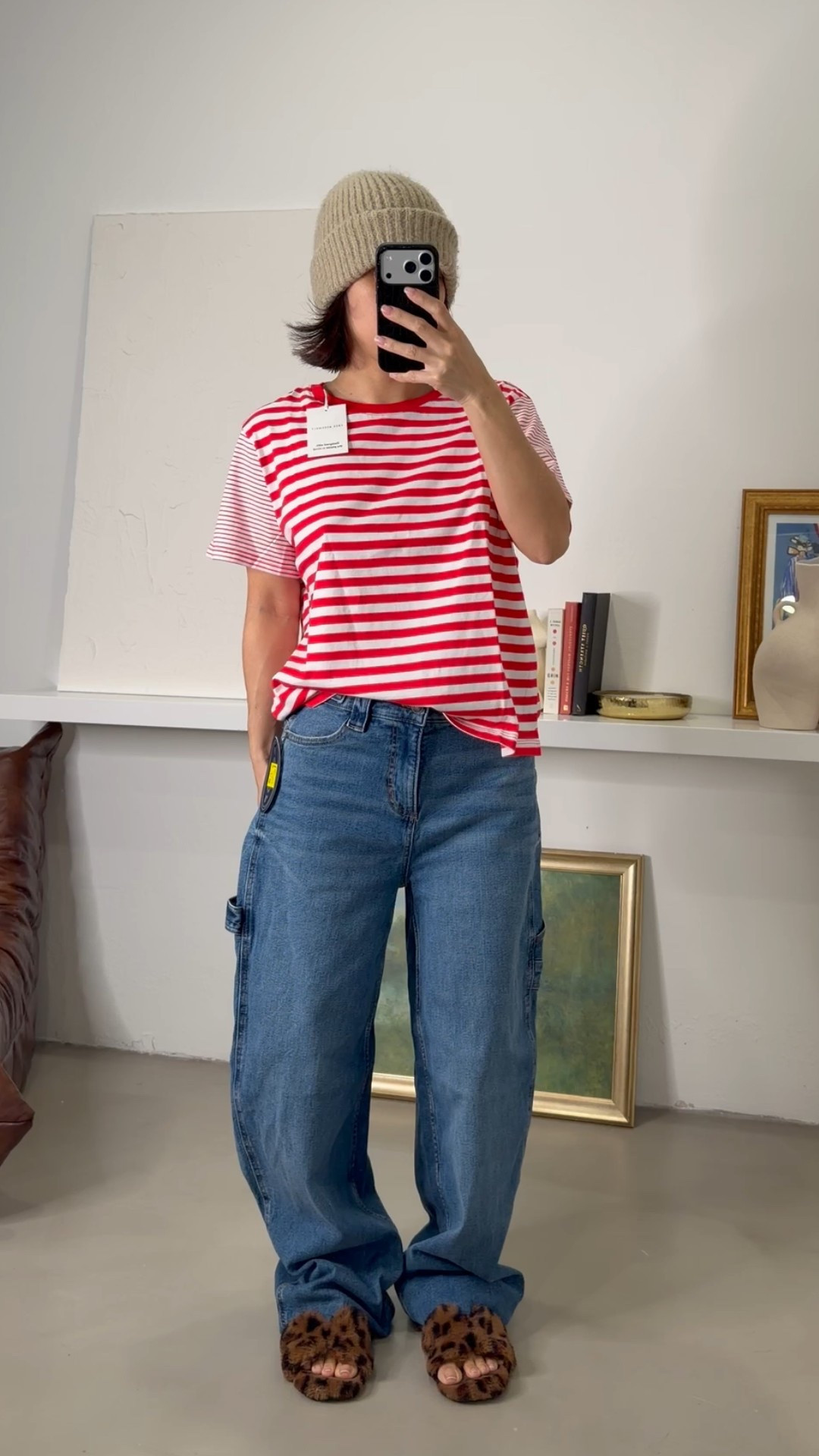 @walmart try-on! Wearing a large in the tee and a 0 in the jeans (they are too big). I bought the jeans for $10, but I think the price went back up. 

#LTKFindsUnder100 #LTKPetite #LTKFindsUnder50