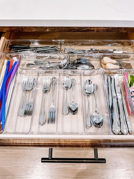 😮‍💨😮‍💨 I will never get tired of a beautiful silverware drawer 🤩🤩
.
.
@thecontainerstore 
.
.
.
#thecontainerstorealpharetta #mondaymood #mondaymotivation #monday #kitchenorganization #kitchenstorage #silverwarestorage #kitchenideas #organizedkitchen #homeorganization

#LTKfindsunder50 #LTKhome #LTKstyletip
