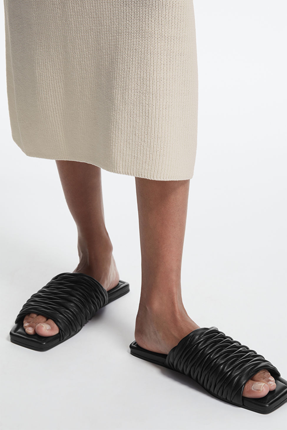 LEATHER SQUARE-TOE SANDALS | COS (EU)