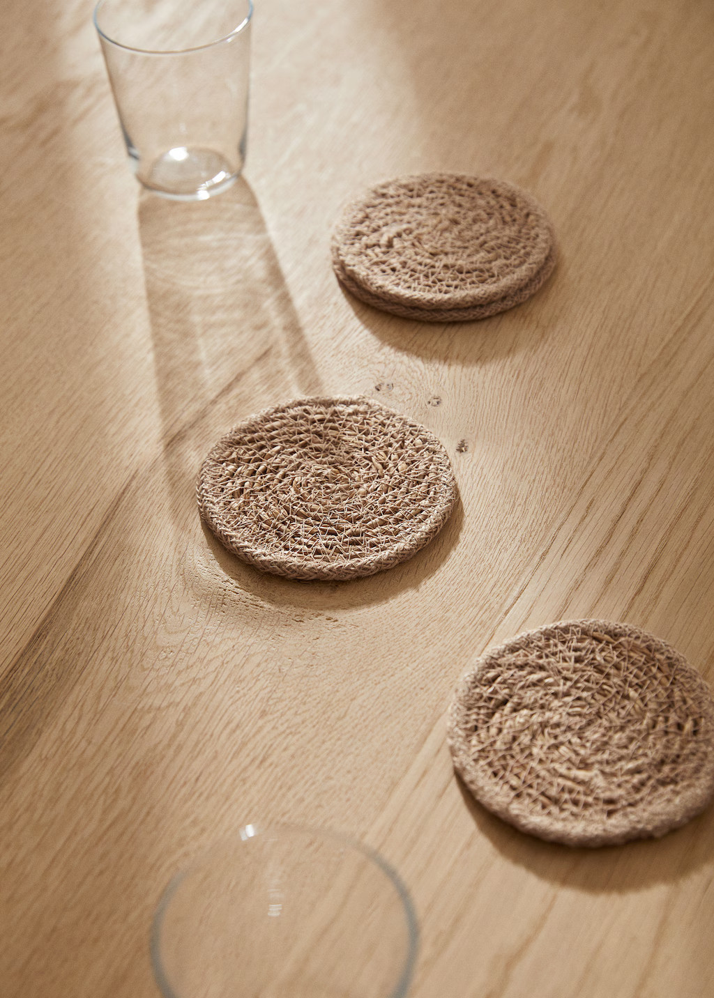 Kombinierte Untersetzer aus Naturfaser | MANGO (DE)