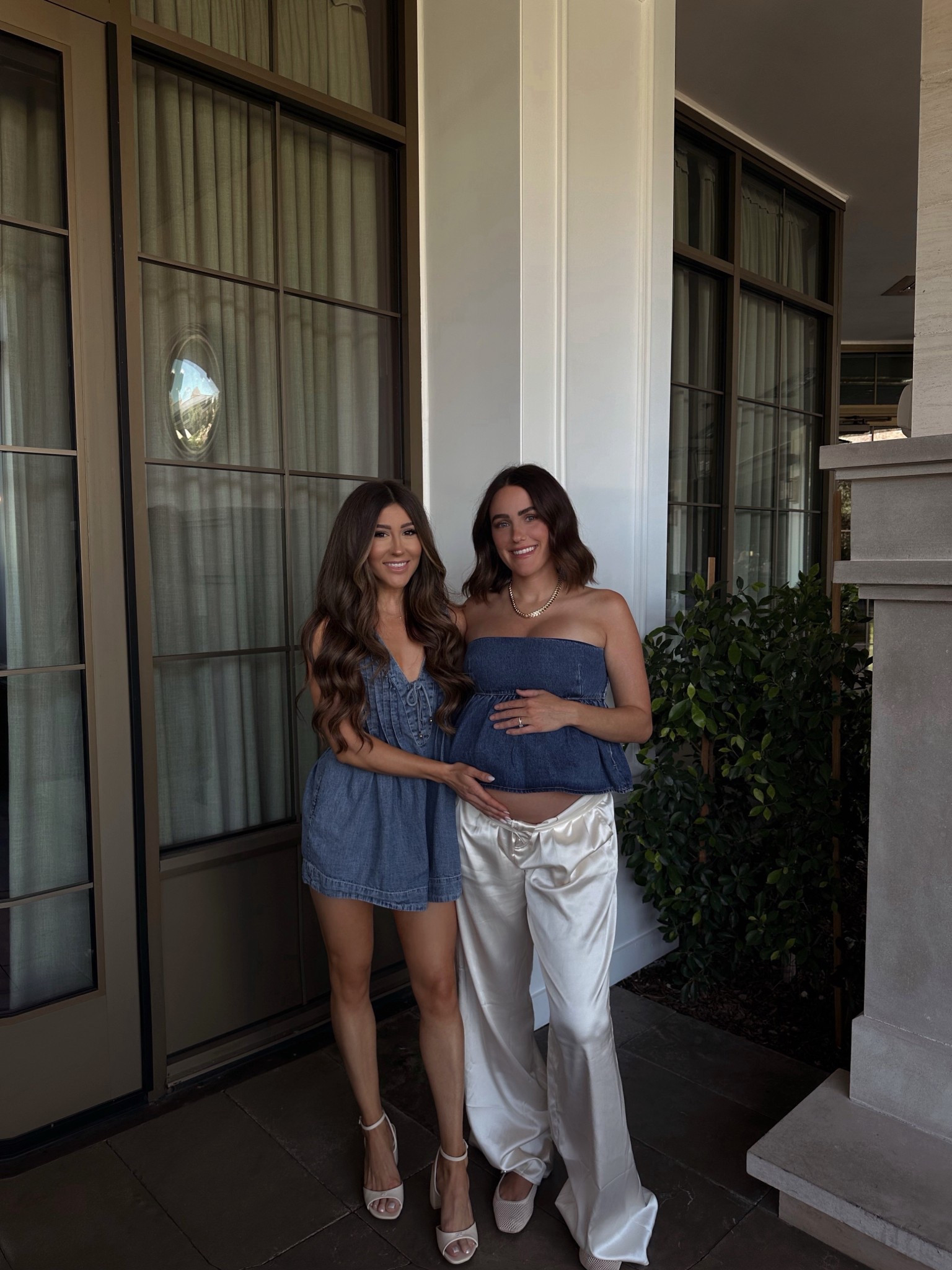 Cutest Free People denim romper!!💙
〰️Wearing size XS for reference!



#LTKStyletip #LTKForyou #LTKSummeroutfits #LTKSummerfashion #womensfashion #summerstyles #springstyles #demin #denimoutfit #romper #deminromper #outfitinspo #denimoutfitinspo #womensdenim #outfitideas 

#LTKPetite #LTKShoeCrush #LTKU