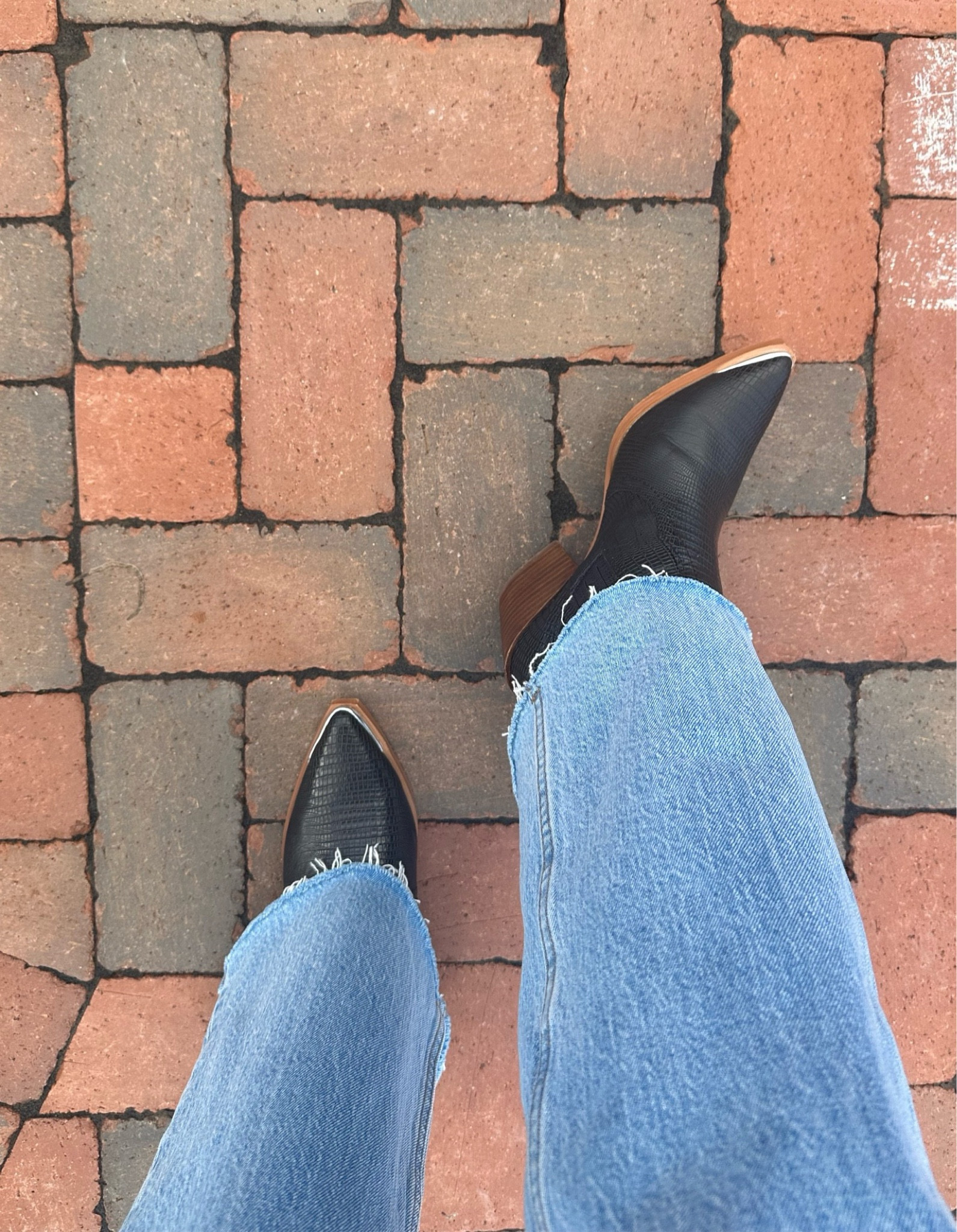 A&F denim on sale!

#LTKsalealert #LTKfindsunder100 #LTKSpringSale