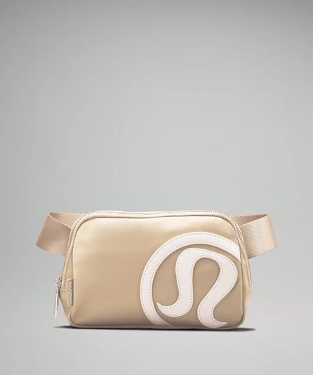 Lululemon  belt bag 
Tan belt bag 


#LTKunder50 #LTKitbag #LTKstyletip