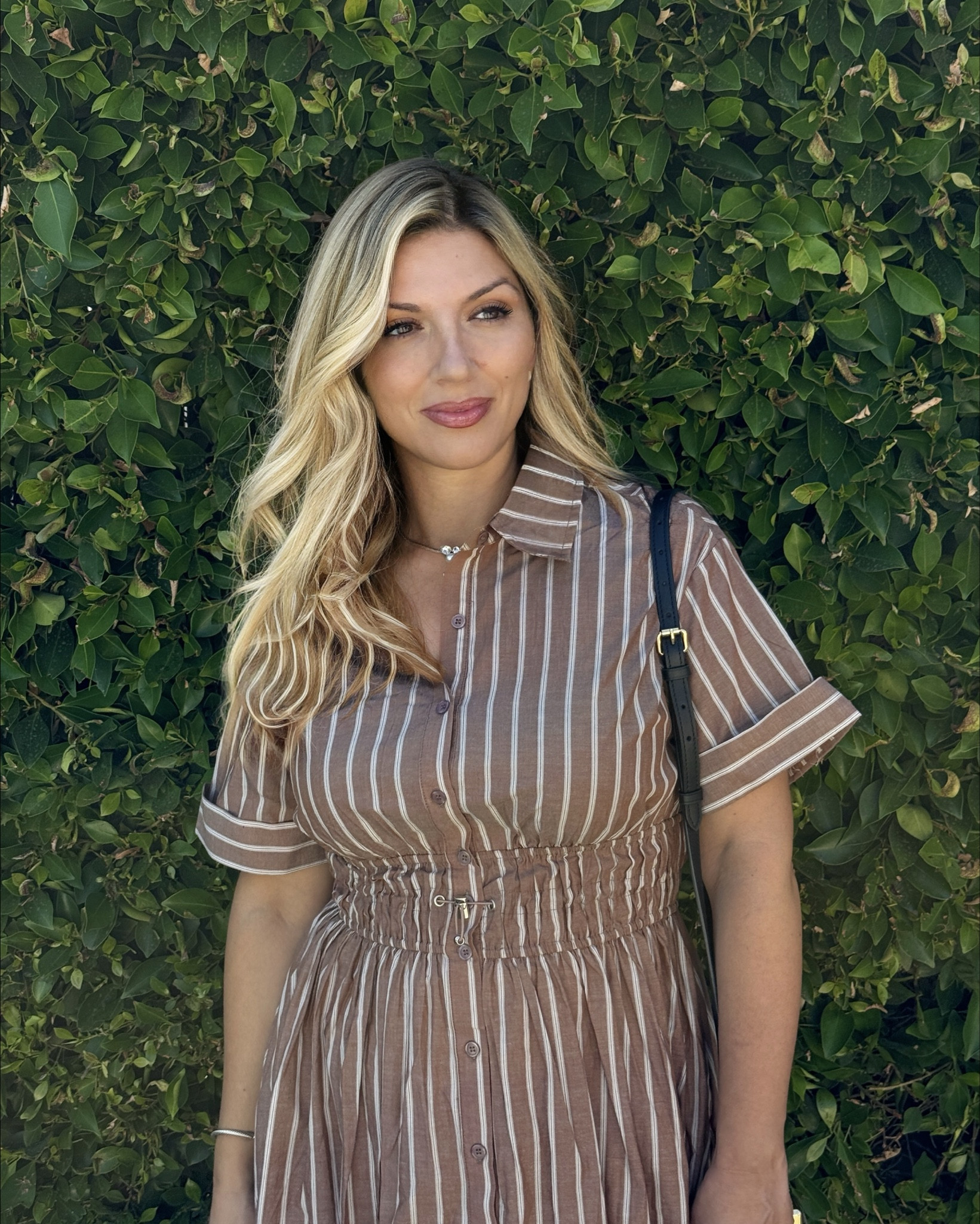 The perfect transitional summer to fall dress. A beautiful striped chocolate color with elastic cinch on the waist, cuffed short sleeves, and a-line bottom. 
Size: Medium I’m 5’3 135 lbs
Love ya friends💕

#LTKSeasonal #LTKSaleAlert #LTKOver40