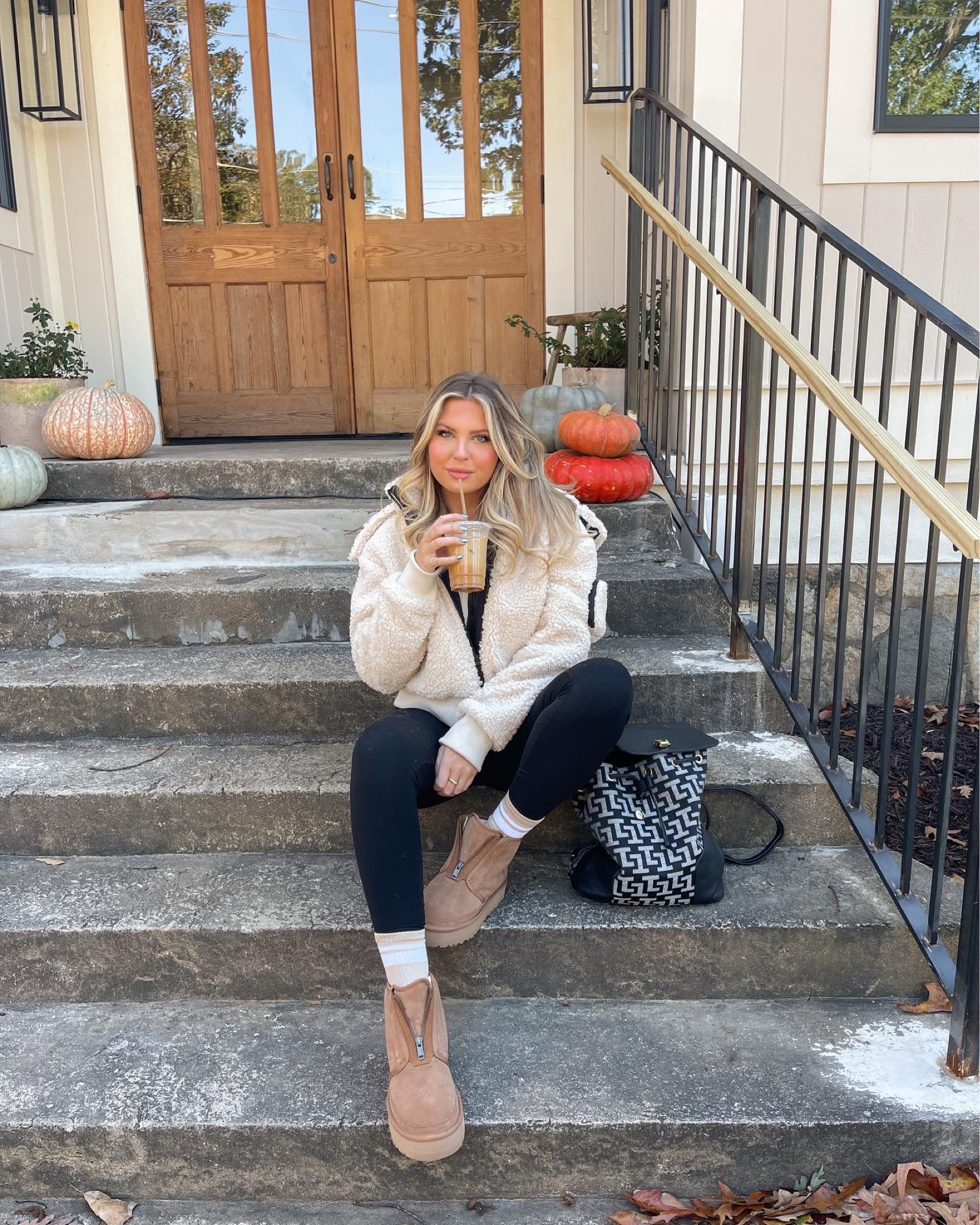 The perfect fall/winter cozy outfit 

#LTKstyletip #LTKSeasonal #LTKfit