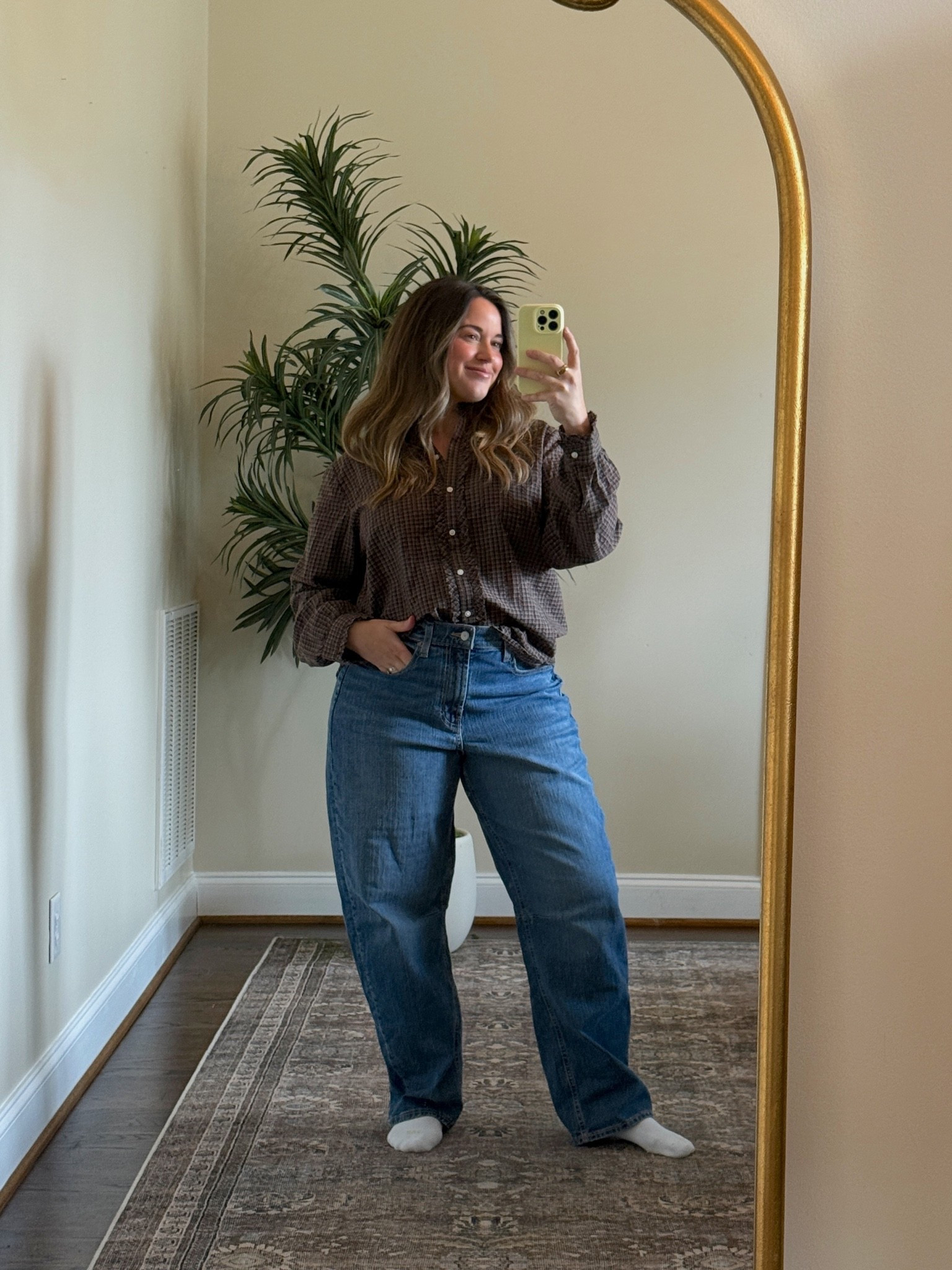 Loving this new top from @Target ! Wearing a large, but find it runs true to size. Could have done a medium and loved it as well.
Pants are @oldnavy and true to size