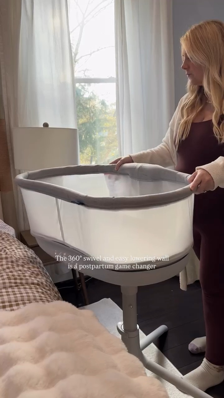 Long nights just got a little lighter ☁️🐑💤 

We are so excited about this @halosleep BassiNest Connected Swivel Sleeper 3.0 💫 It has built-in soothing motions, sounds, and lights, all controlled from the app!📱 

#bassinestconnected #newbornessentials #bedsidebassinet #bassinet babycrib newbornbaby babyregistry newborn