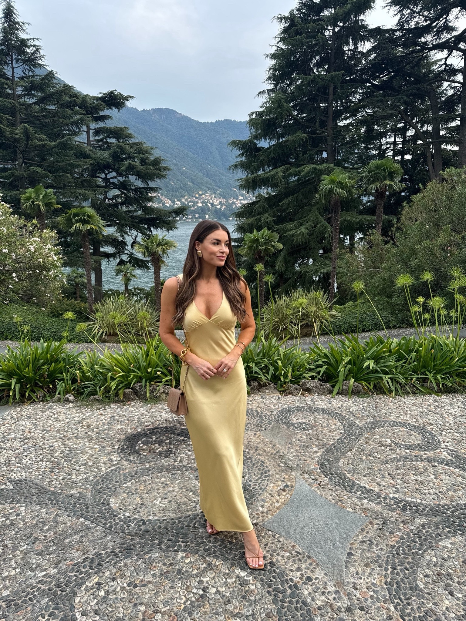 Fall sale at Abercrombie!! Code AFLTK 

Fall style 
Wedding guest dress 
Event dress 


#LTKFallSale #LTKWedding #LTKStyleTip