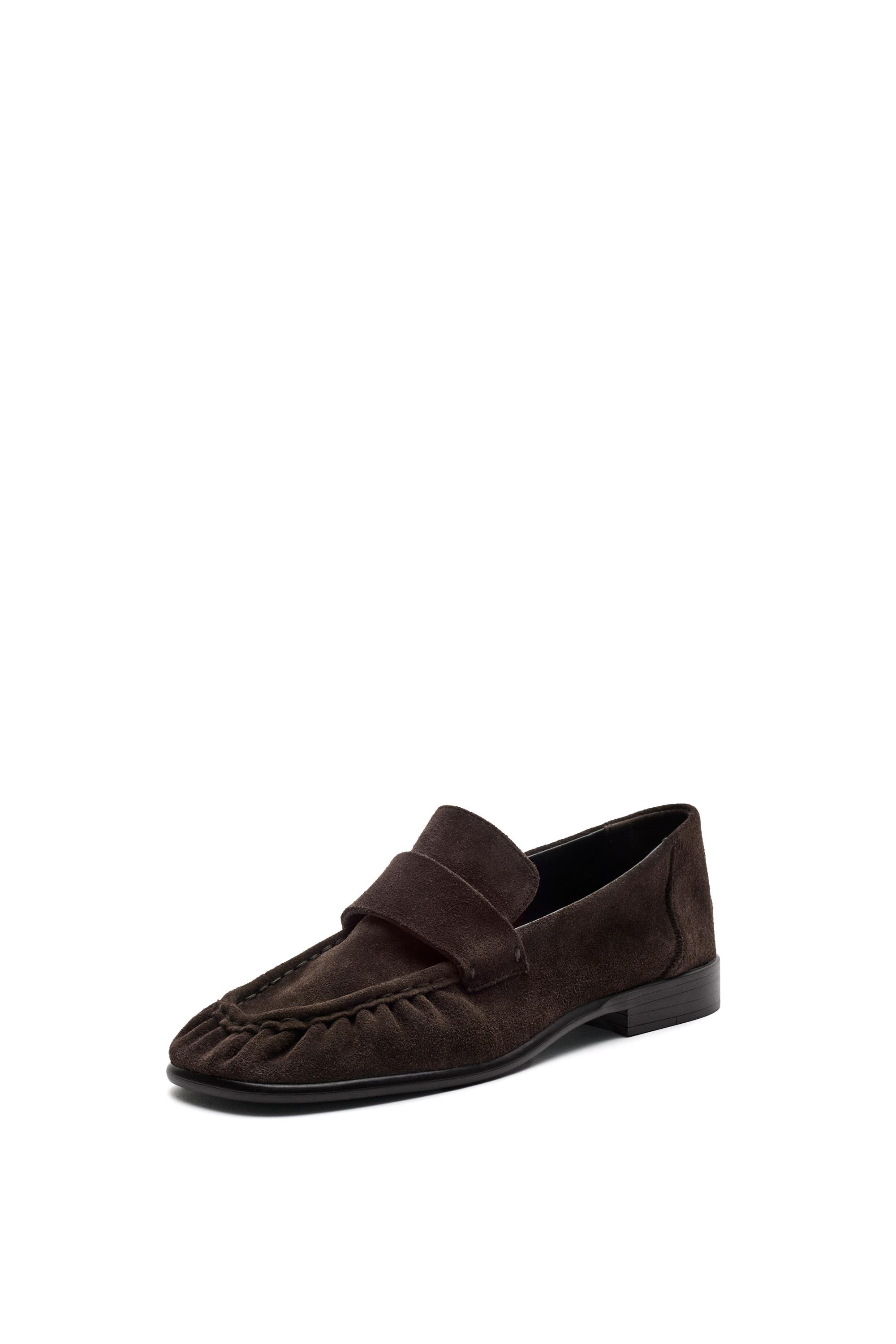 Shirred split suede leather loafer - BROWN | Massimo Dutti UK