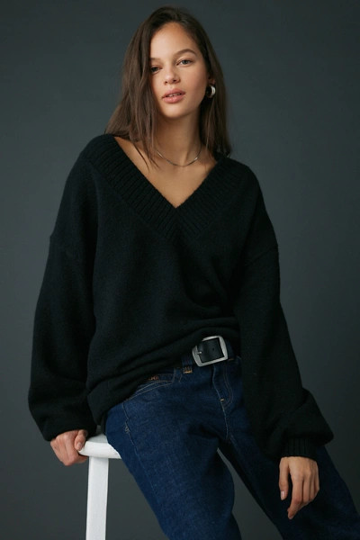 Kimchi Blue Rachel V-Neck Oversized Tunic Sweater | Urban Outfitters (US and RoW)