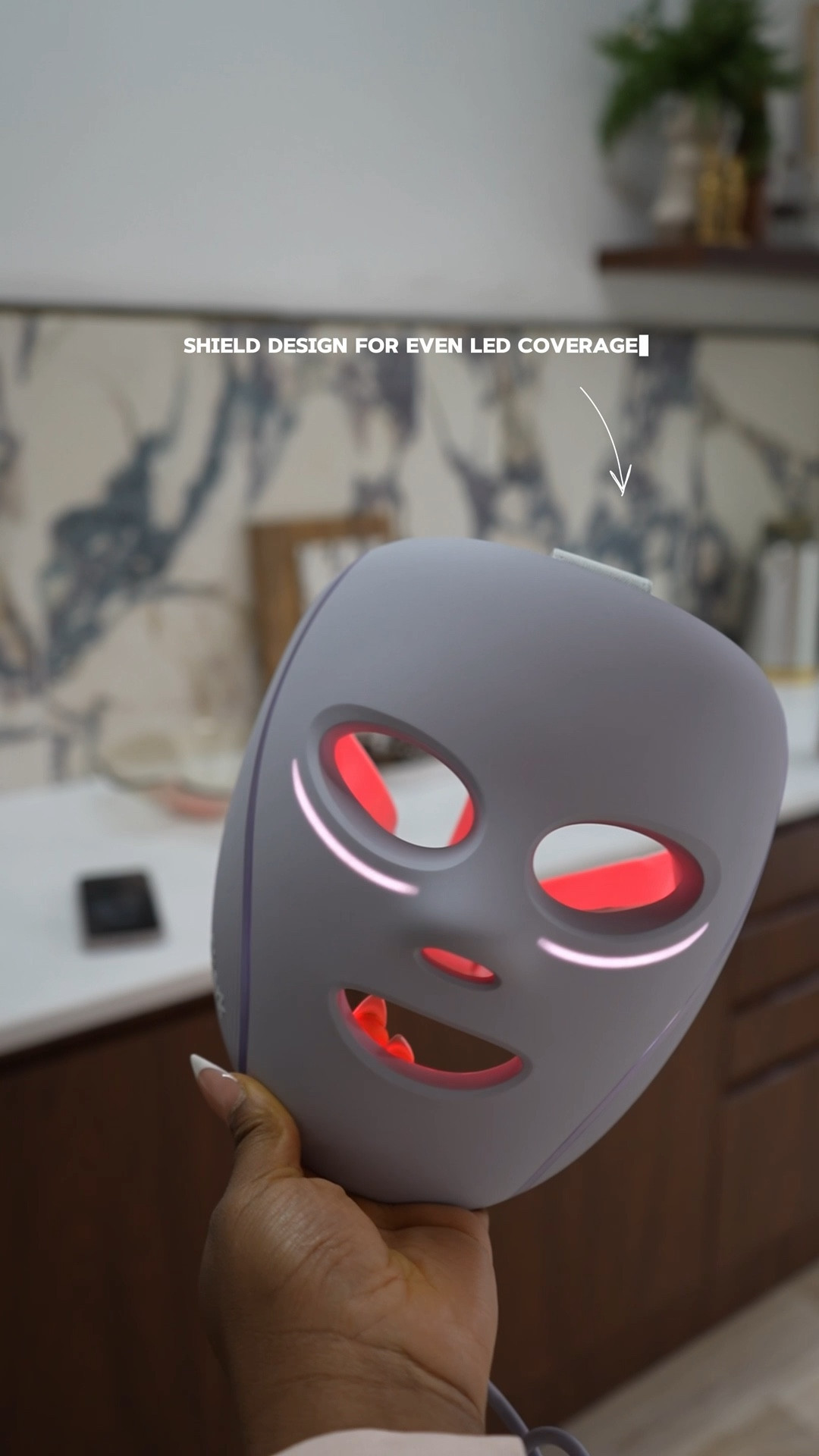 Shark Beauty CryoGlow LED Face Mask

The UK's first LED light therapy mask to offer under-eye cooling technology!

If you are looking for a Christmas present, this would be perfect ❤️ AD #SharkBeautyUK