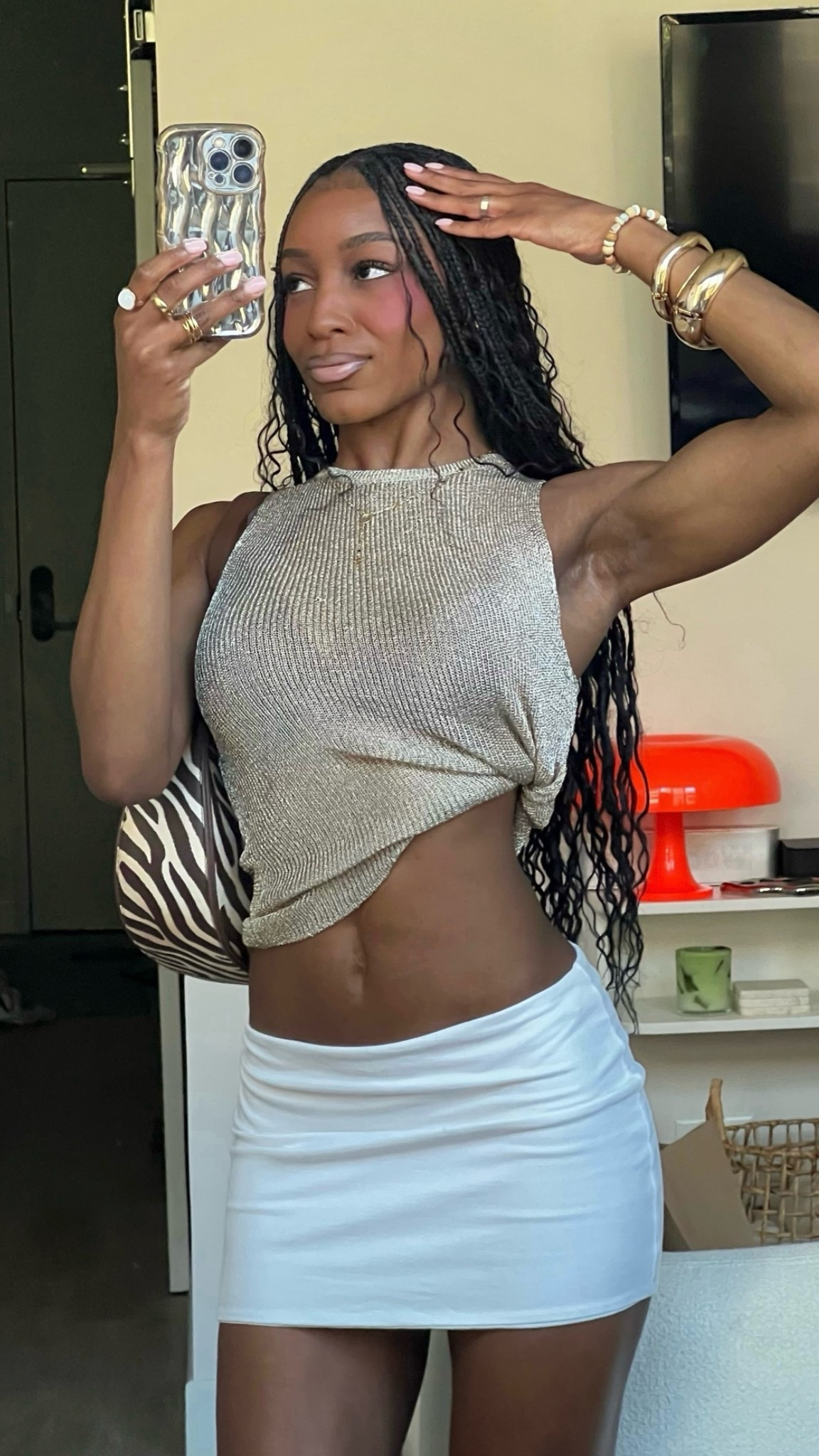 Outfit details.