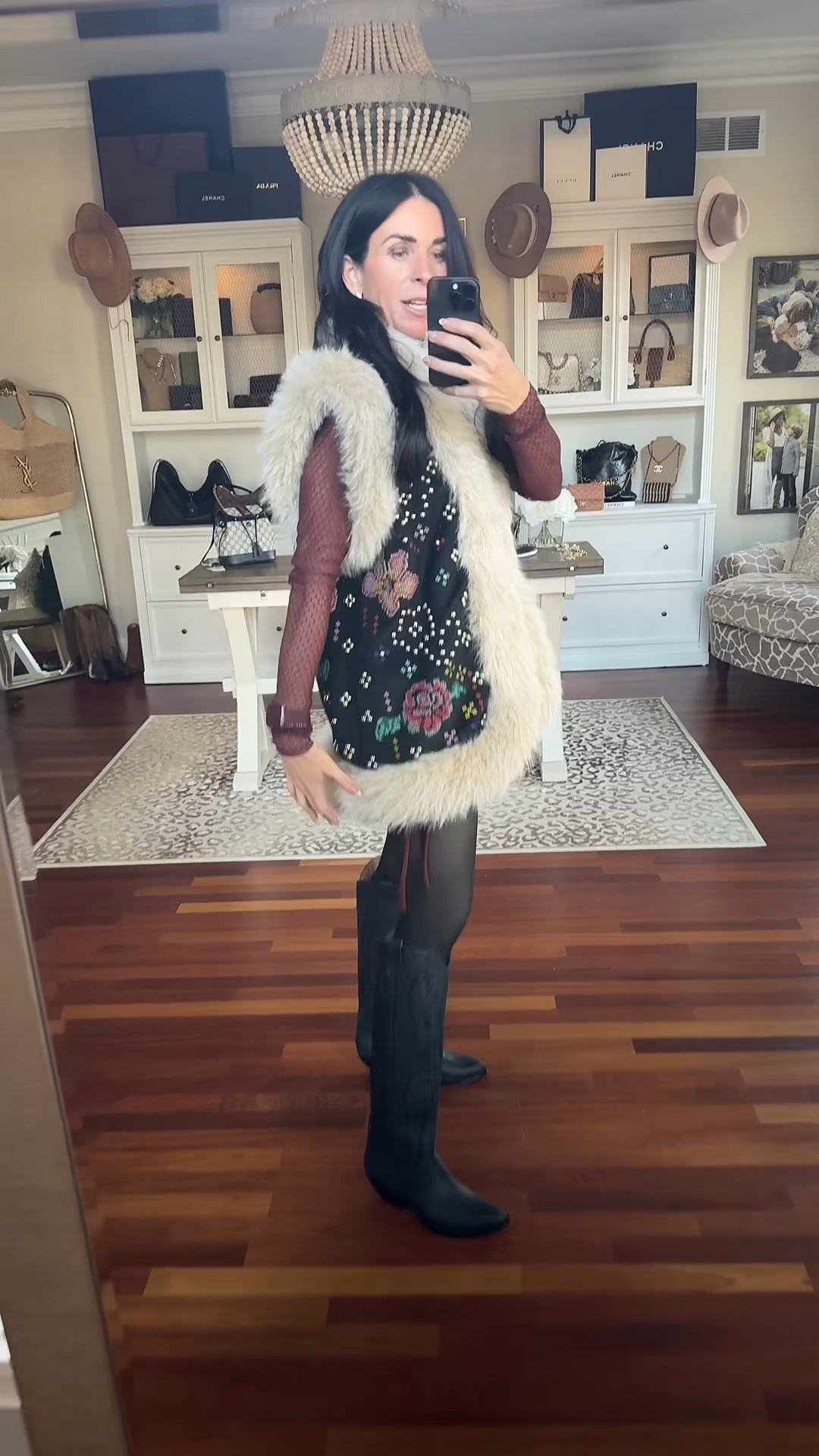 
These @freepeople pieces are just too good not to share🙌🏻 And today when you spend $150 you get $100 to use in a future purchase👏🏼 Simply like this post and comment “Free People” and I’ll send all the details straight to your inbox👌🏼

#freepeoplepartner #freepeopletryon #fallstyle #freepeople #holidaystyle
#barreljeans #falloutfitideas #westernboots #chorejacket


#LTKSaleAlert #LTKStyleTip #LTKGiftGuide