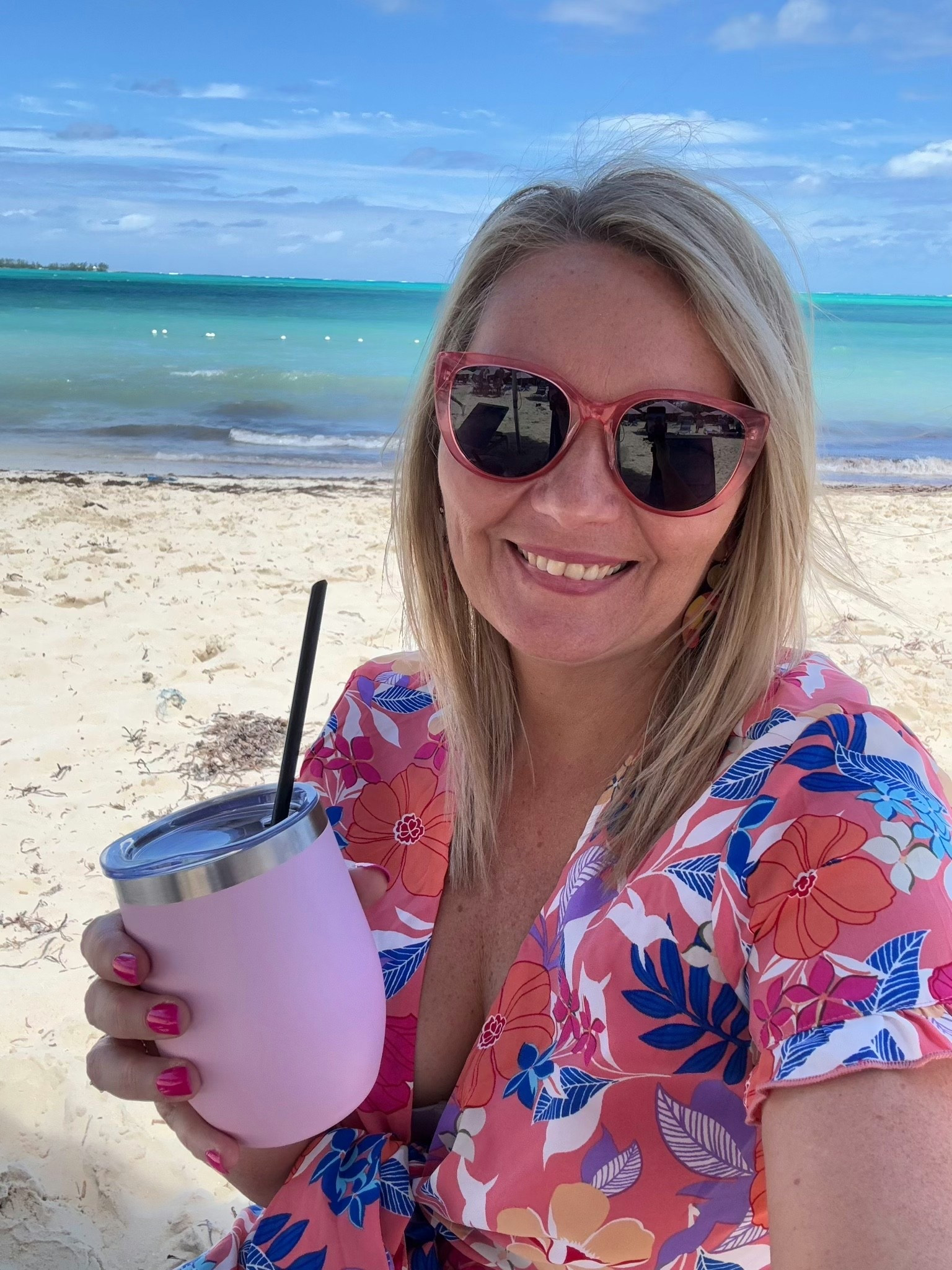 Total summer vibes with this cup and dress! #LTKsummer 