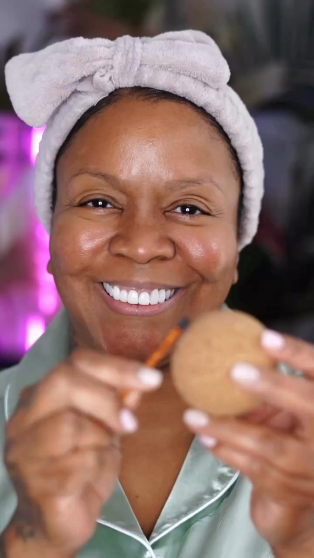 Sephora’s having a bomb sale right now 😝 and this makeup look is filled with some of my favorite products from there!

I posted a detailed video on YouTube (link in bio 👀).

Comment MAKEUP and I’ll send you the full list of everything I used plus a few of my other Sephora sale faves 💄✨

Products Used 

Skin Prep 
Toner @freshbeauty 
Moisturizer @youthtothepeople 
Primer Milk Makeup Hydro Primer @milkmakeup 

Foundation 
Urban Decay Face Bond 24 medium @urbandecaycosmetics 

Concealer 
One Size medium dark one @onesize 
Fenty Beauty @fentybeauty 

Brows @benefitcosmetics 

Eyeshadow 
Patrick Ta Major Dimension Rose @patrickta 
Anastasia Beverly Hills Spice Palette @anastasiabeverlyhills 

Eye Liner @sephoracollection 

Powders 
Laura Mercier Translucent Loose Powder @lauramercier 
Sephora Collection Micro Smooth Bronze 35 #sephoracollection 
Dior Beauty Forever Nude Matte Deep @diorbeauty 

Blush 
Haus Labs DragonFruit @hauslabs 
Dior Beauty Rosy Glow Blush 001 Pink #diorbeauty 

Highlighter 
Rare Beauty Flaunt Powder @rarebeauty 

Lips Gxve @gxvebeauty 

Setting Soray One size  Powder Melt Glass #onesize 

@sephora #sephora #sephorasale #makeupfavorites #makeuprecommendations #makeuptransition #glammakeuplook

#LTKFindsUnder50 #LTKBeauty #LTKSaleAlert