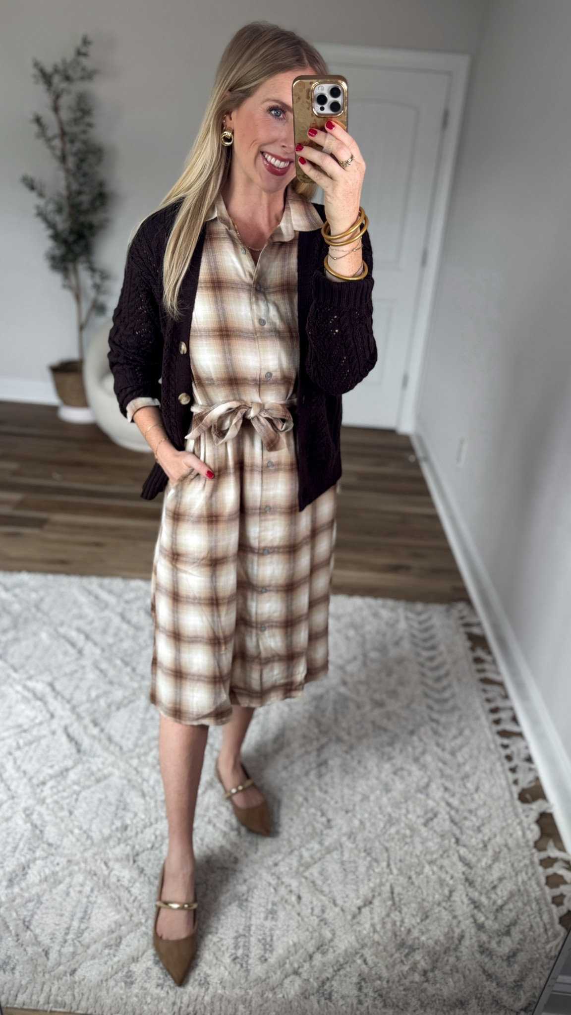 Daily try on, Walmart outfit, Walmart fashion, Walmart try on, time and tru, plaid shirtdress, boyfriend cardigan 

Small in both 

#LTKFindsUnder50 #LTKWorkwear #LTKStyleTip