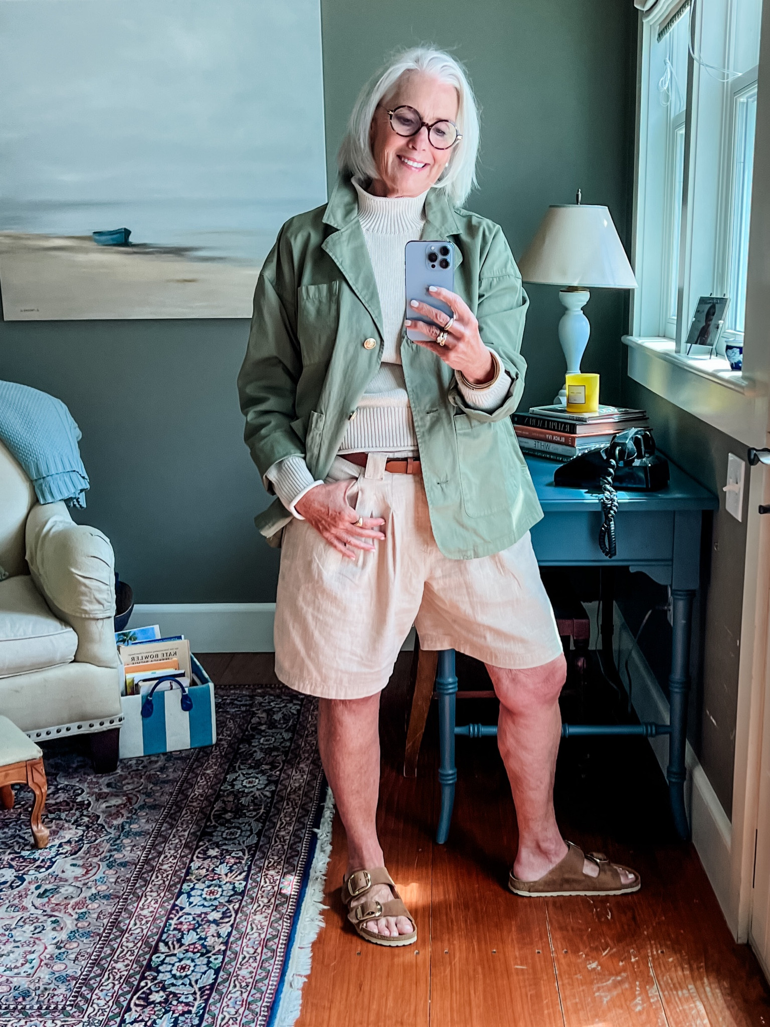 And this Thursday this must be fall on top, summer on the bottom 

#LTKsalealert #LTKstyletip #LTKSeasonal